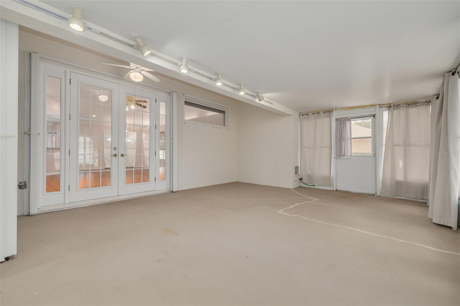 2102 BRADFORD ST — photo 25