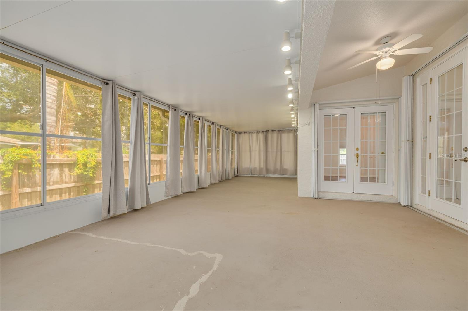 2102 BRADFORD ST — photo 24