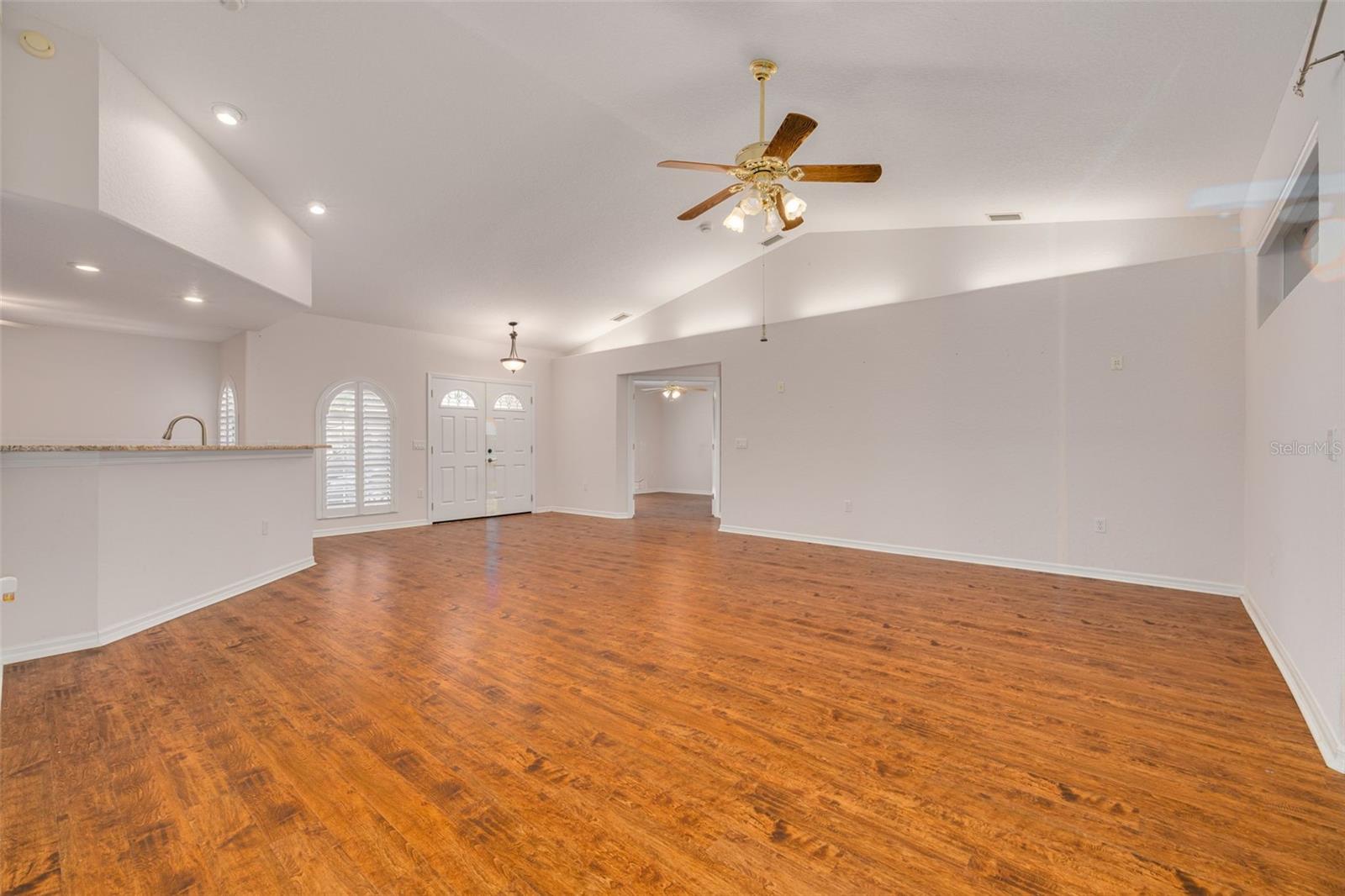 2102 BRADFORD ST — photo 8