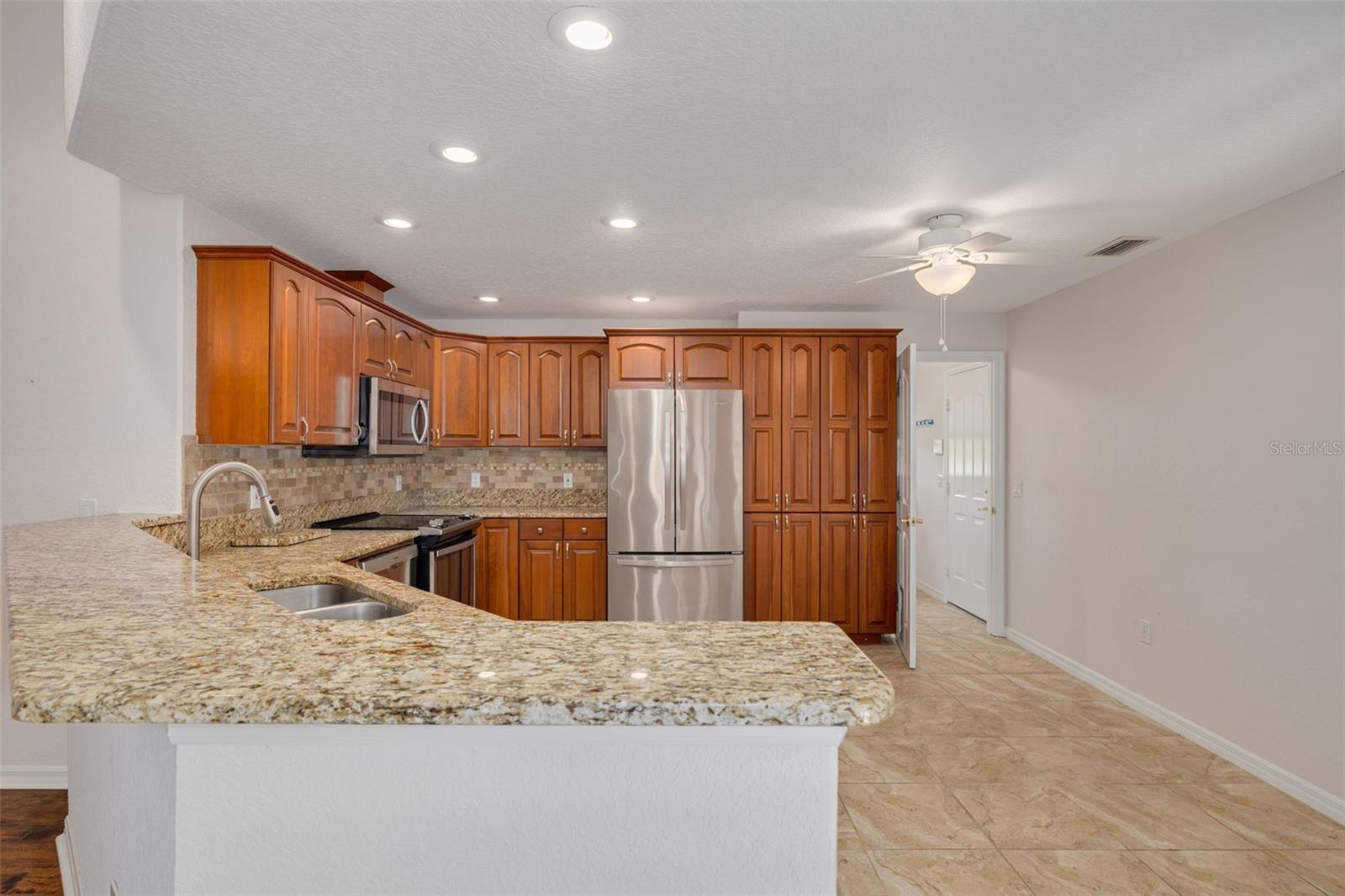 2102 BRADFORD ST — photo 9