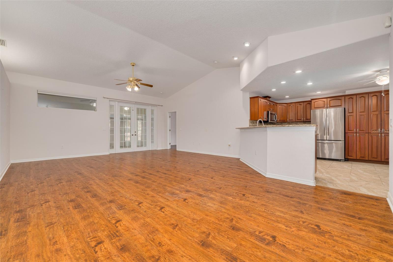 2102 BRADFORD ST — photo 5
