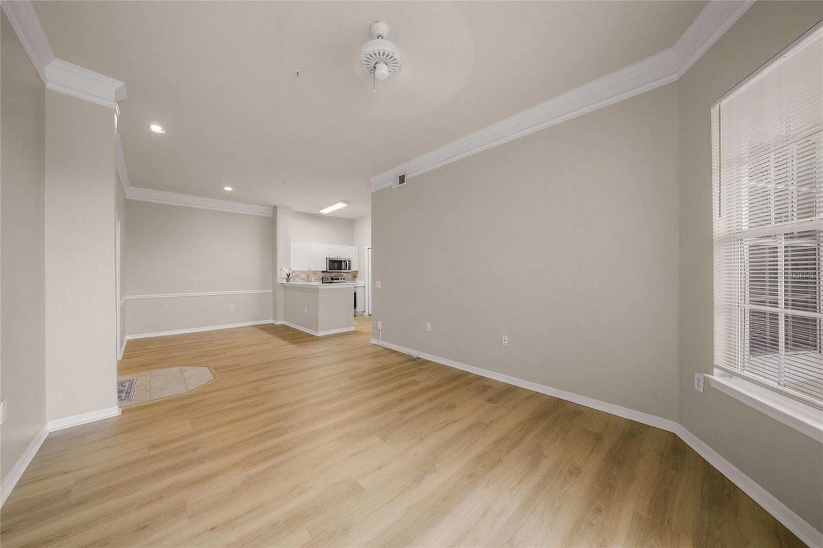 5152 NORTHRIDGE RD #304 — photo 12