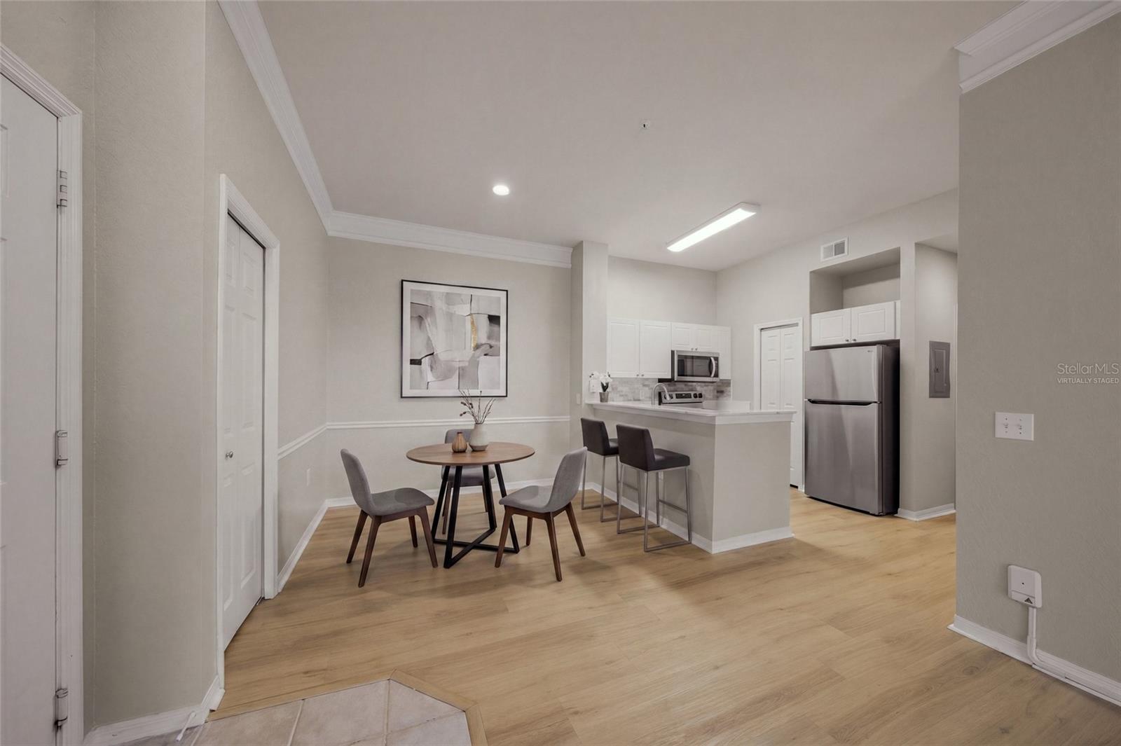 5152 NORTHRIDGE RD #304 — photo 4