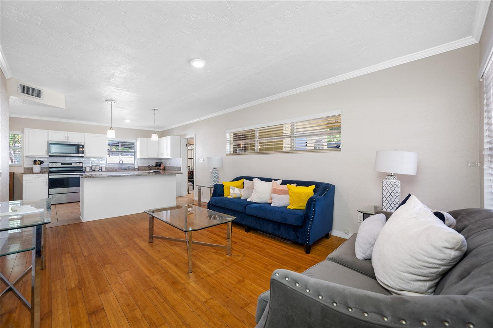 6410 WALTON WAY — photo 4