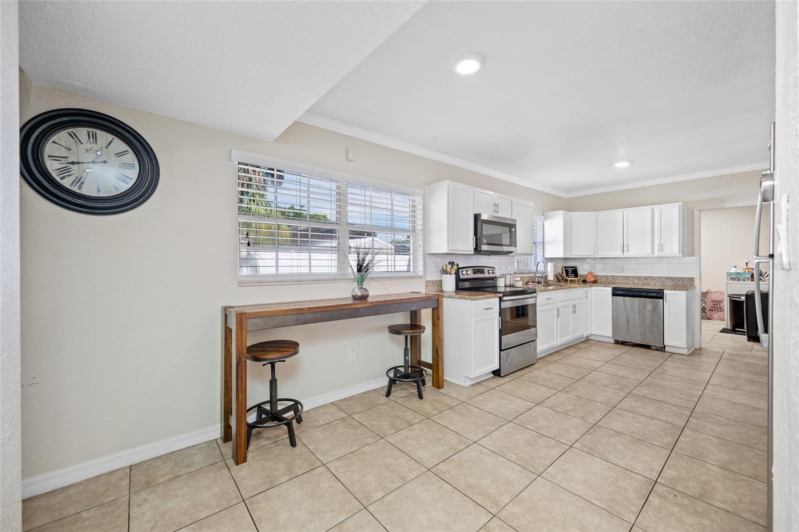 6410 WALTON WAY — photo 6