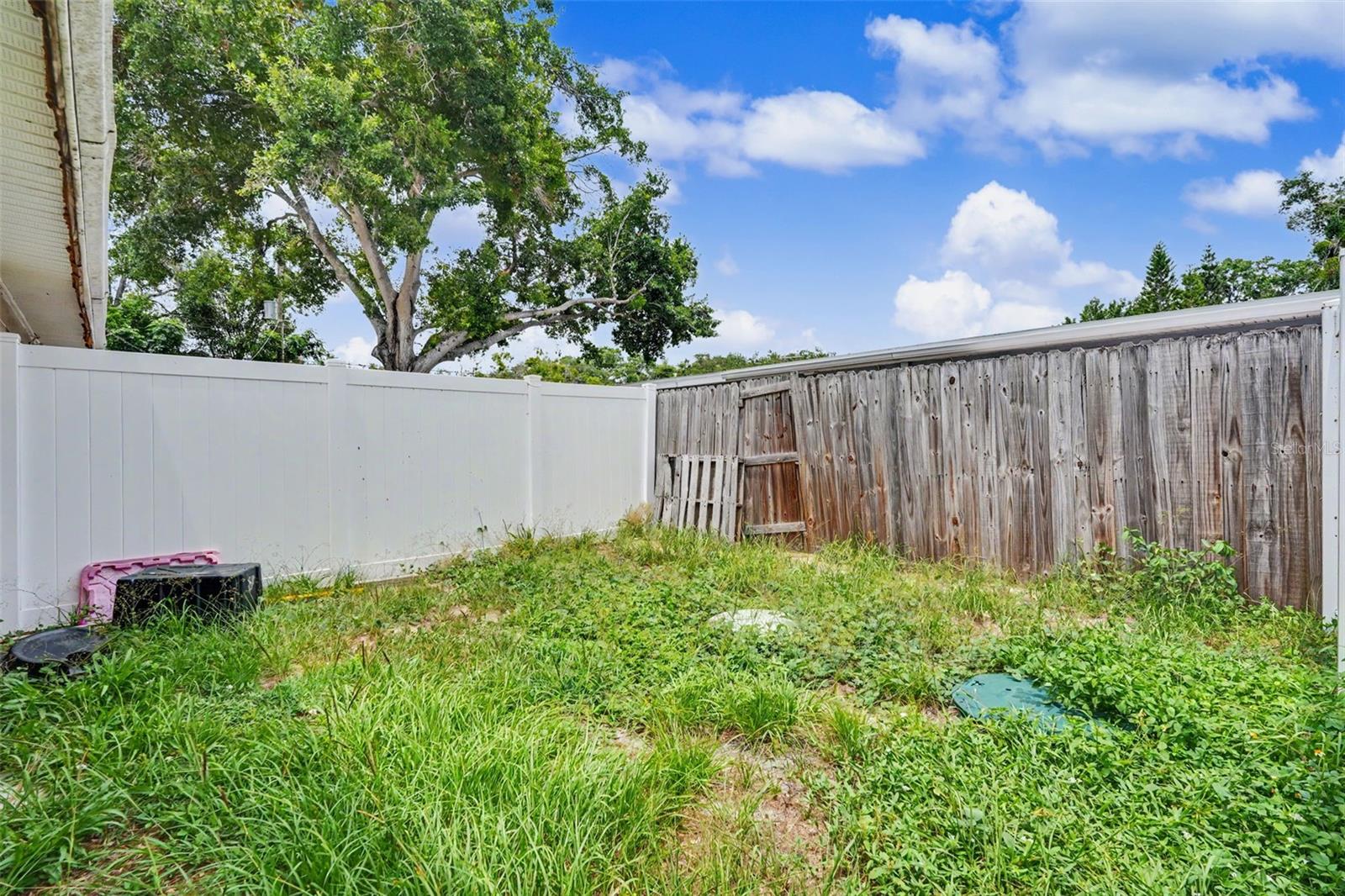 5513 OCEANIC RD — photo 10