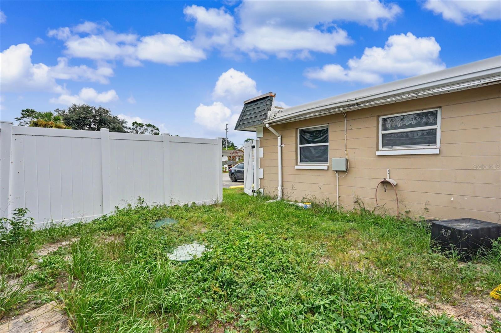 5513 OCEANIC RD — photo 11