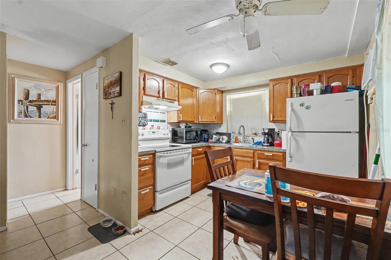 5513 OCEANIC RD — photo 5