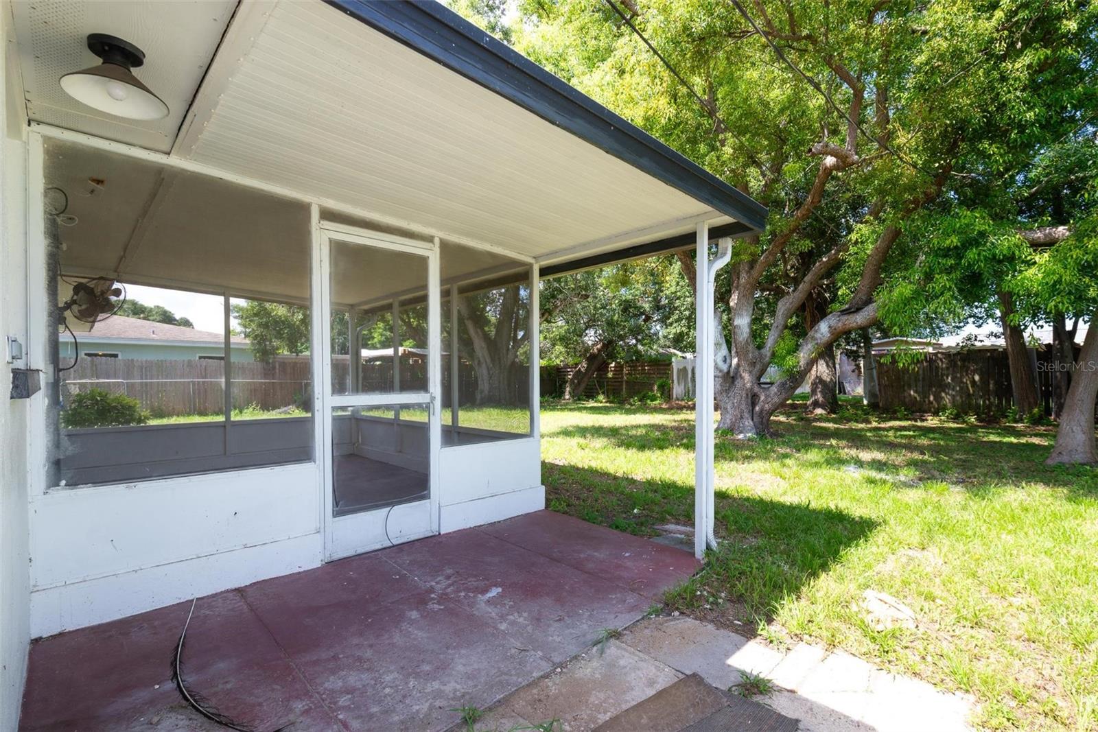 1516 COUNTRY LN W — photo 12