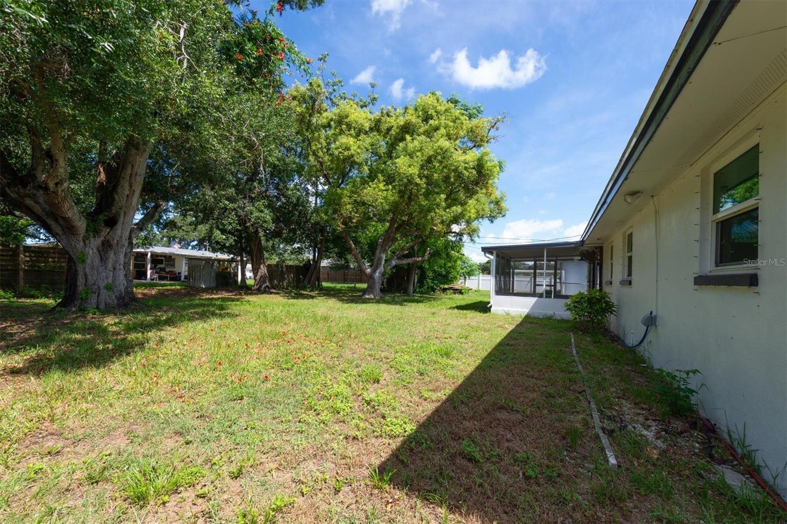 1516 COUNTRY LN W — photo 15