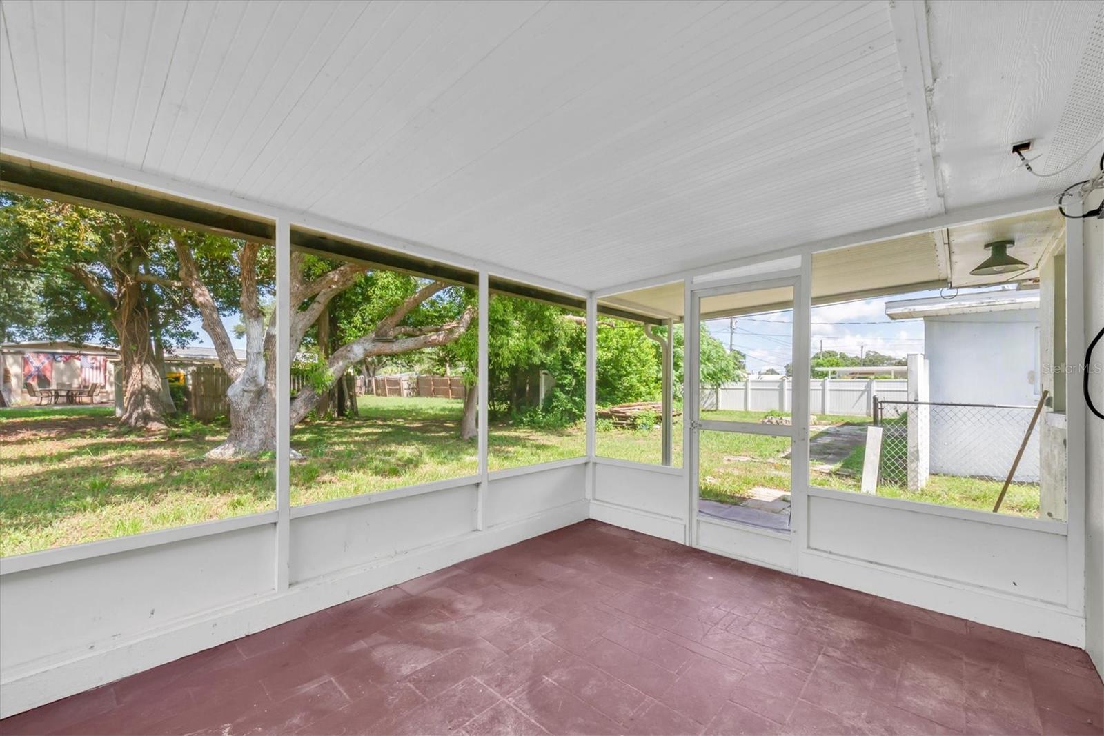 1516 COUNTRY LN W — photo 11