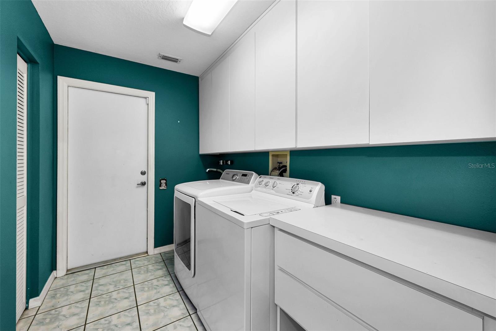 8919 KEATS DR — photo 31