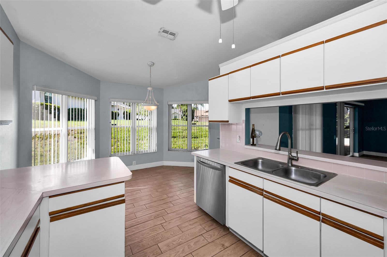 8919 KEATS DR — photo 17
