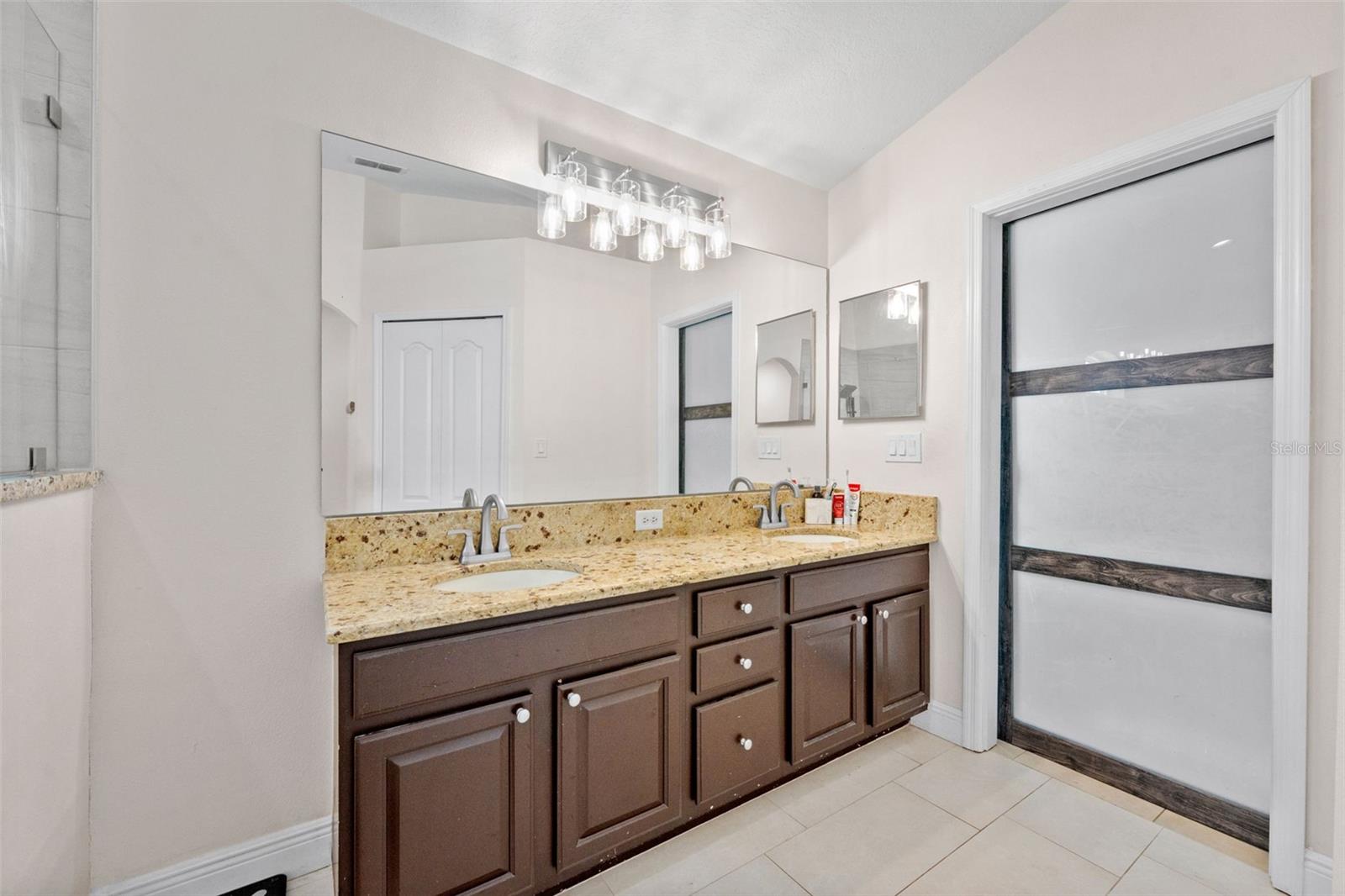 18843 MAISONS DR — photo 22