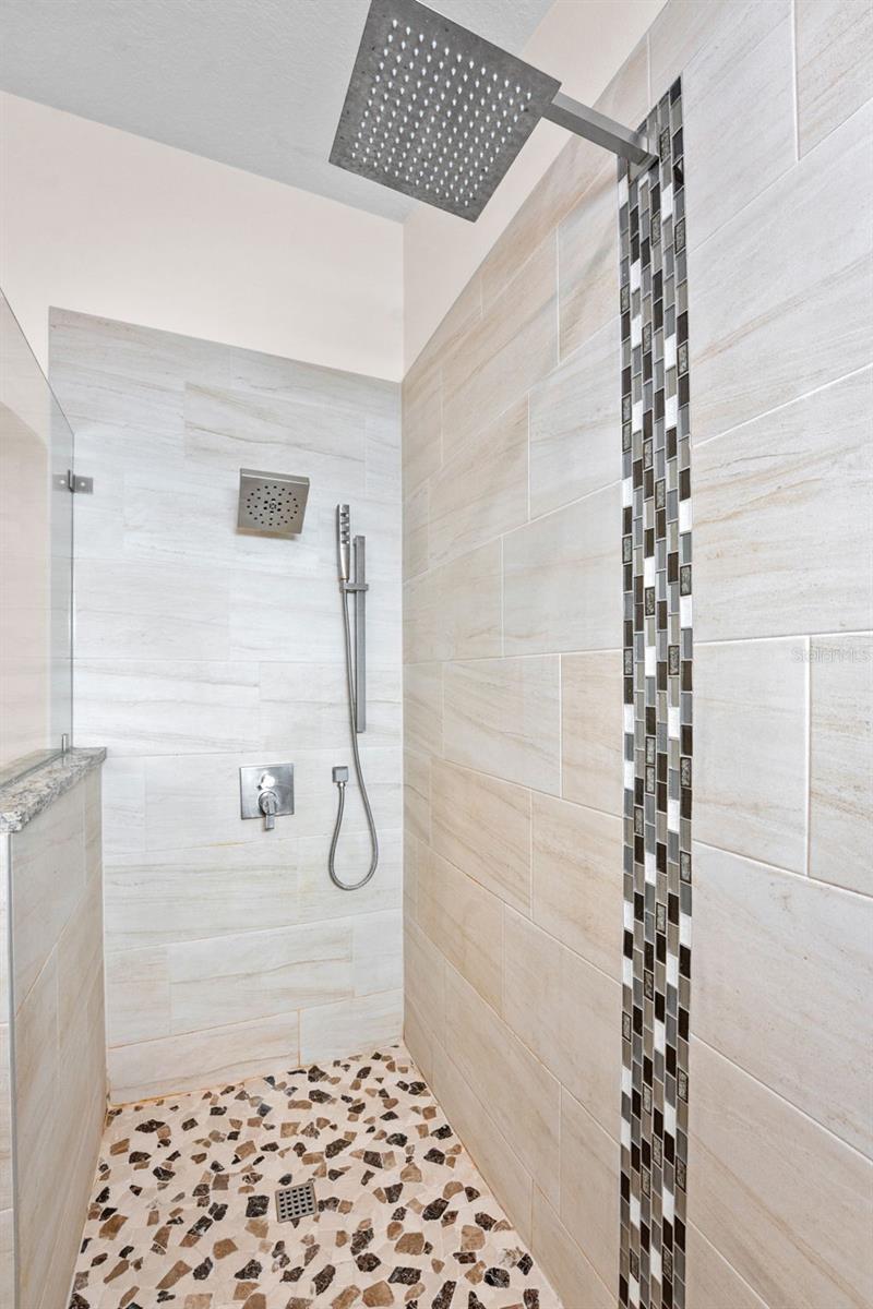 18843 MAISONS DR — photo 23