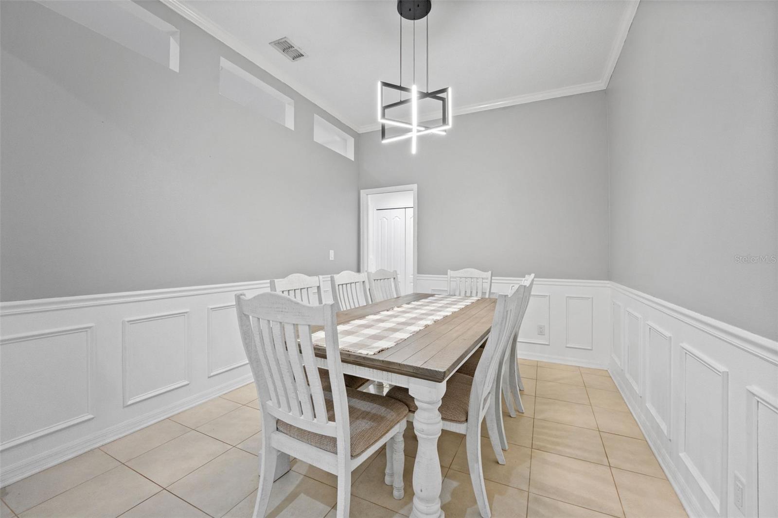 18843 MAISONS DR — photo 32