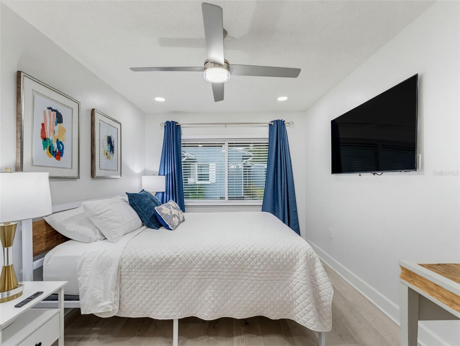 5635 MONTANA AVE — photo 7