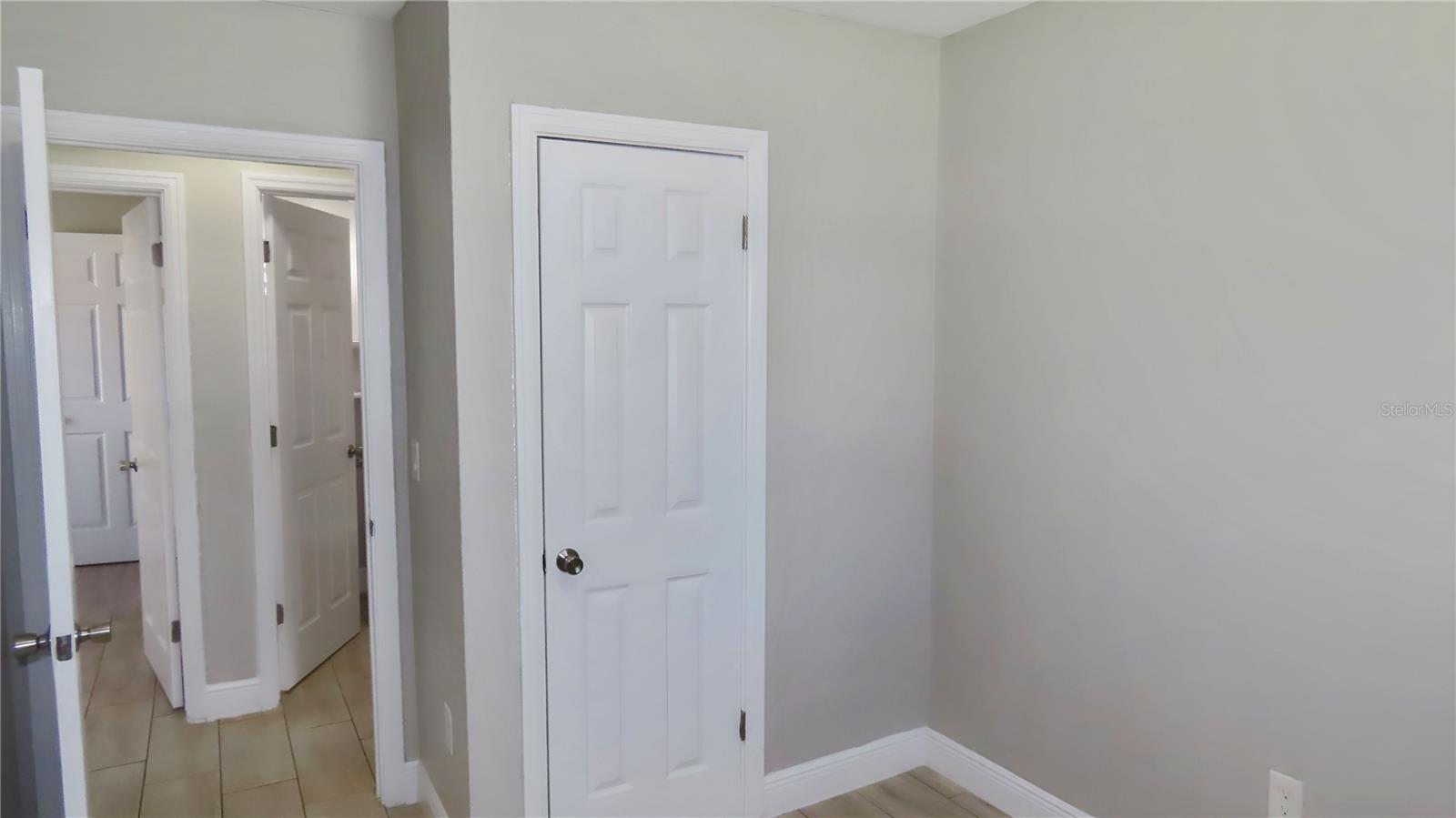 1241 NICHOLSON ST — photo 8