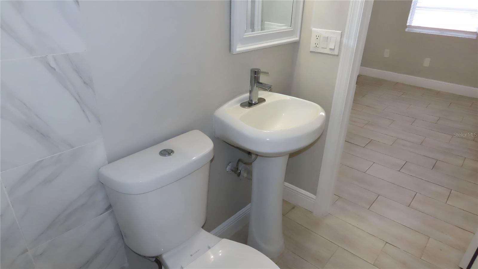 1241 NICHOLSON ST — photo 17