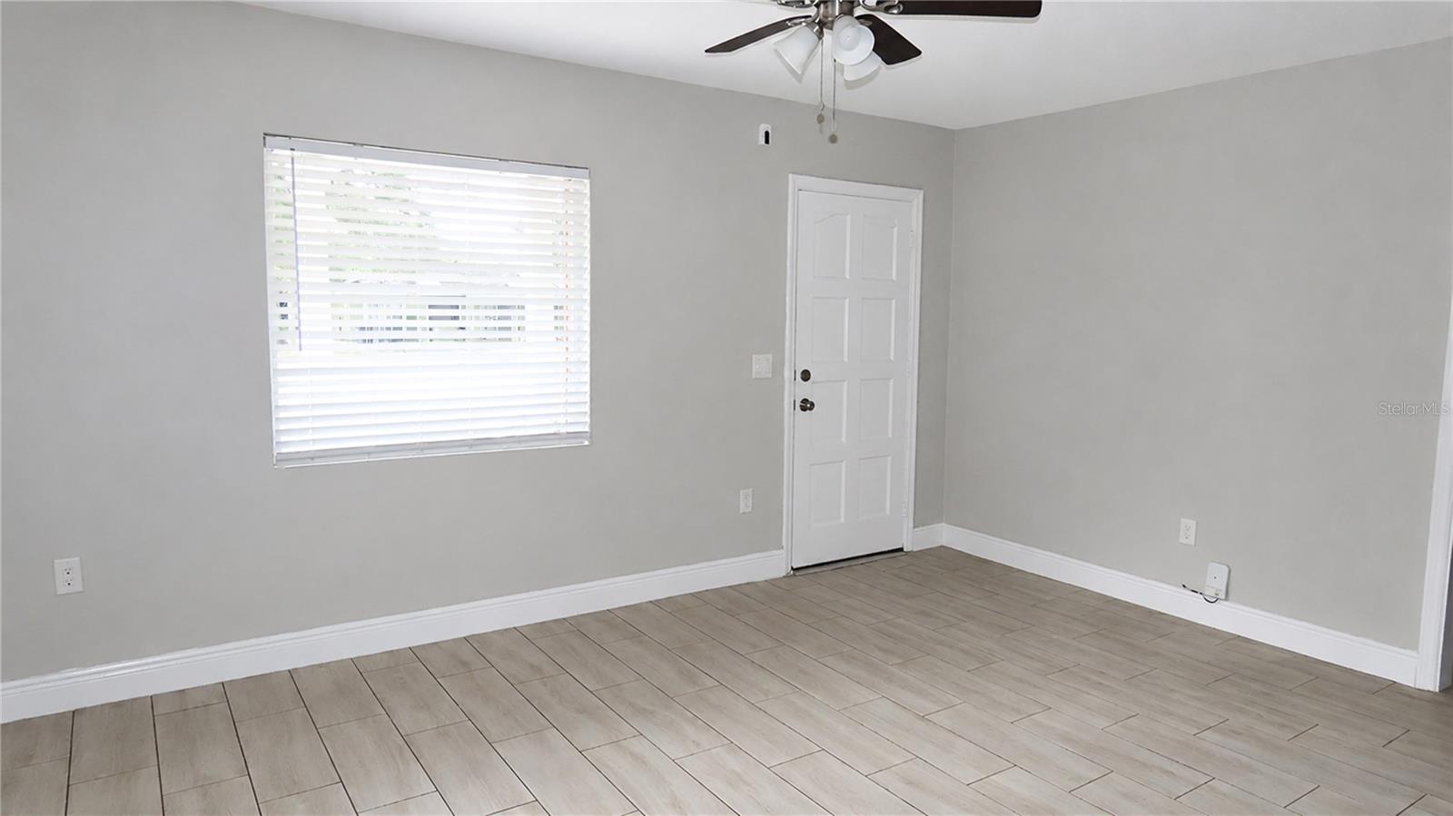 1241 NICHOLSON ST — photo 3