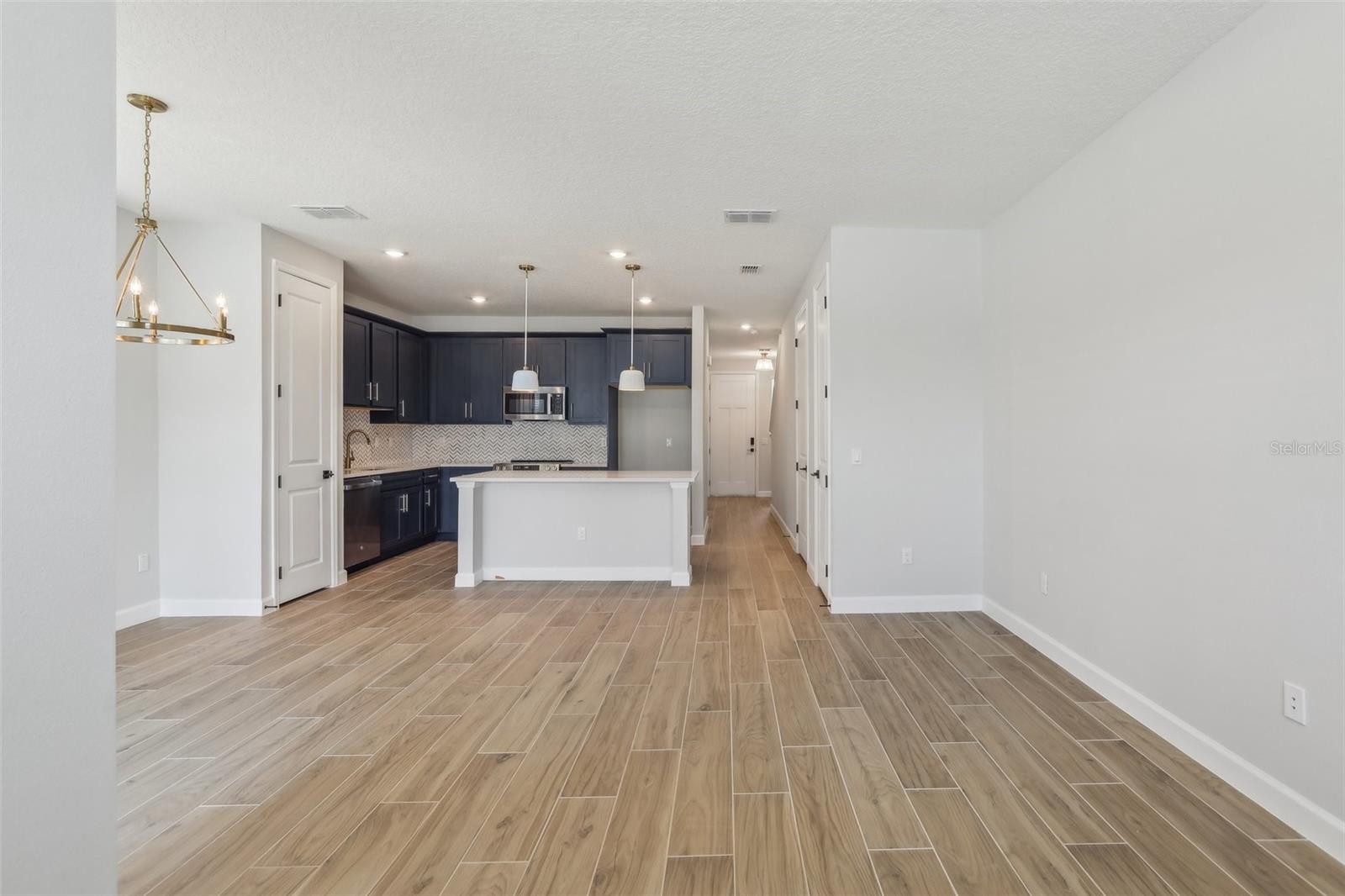 7324 DEER VALLEY CIRCLE — photo 4
