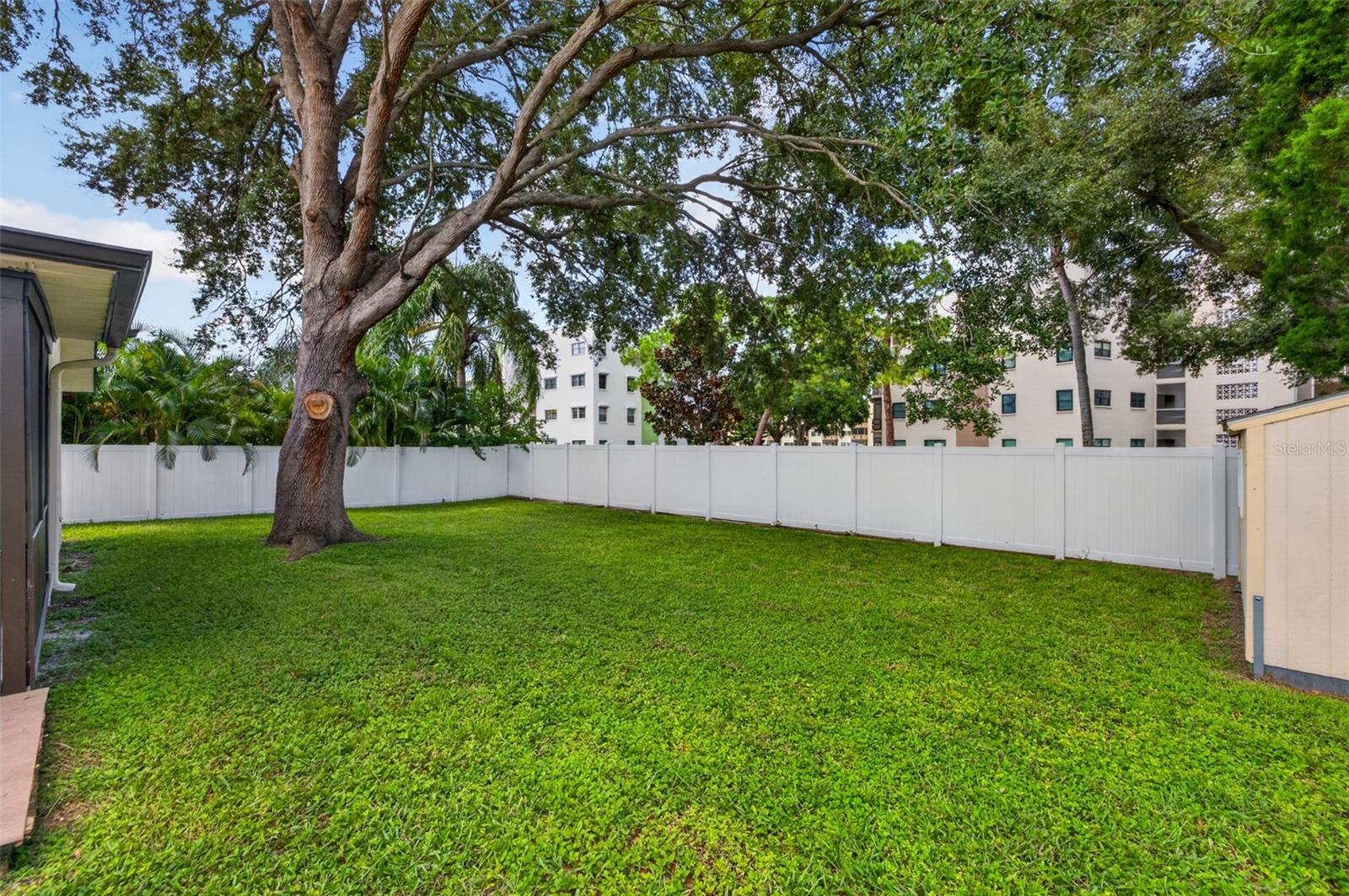 6170 SUNDOWN DR — photo 24
