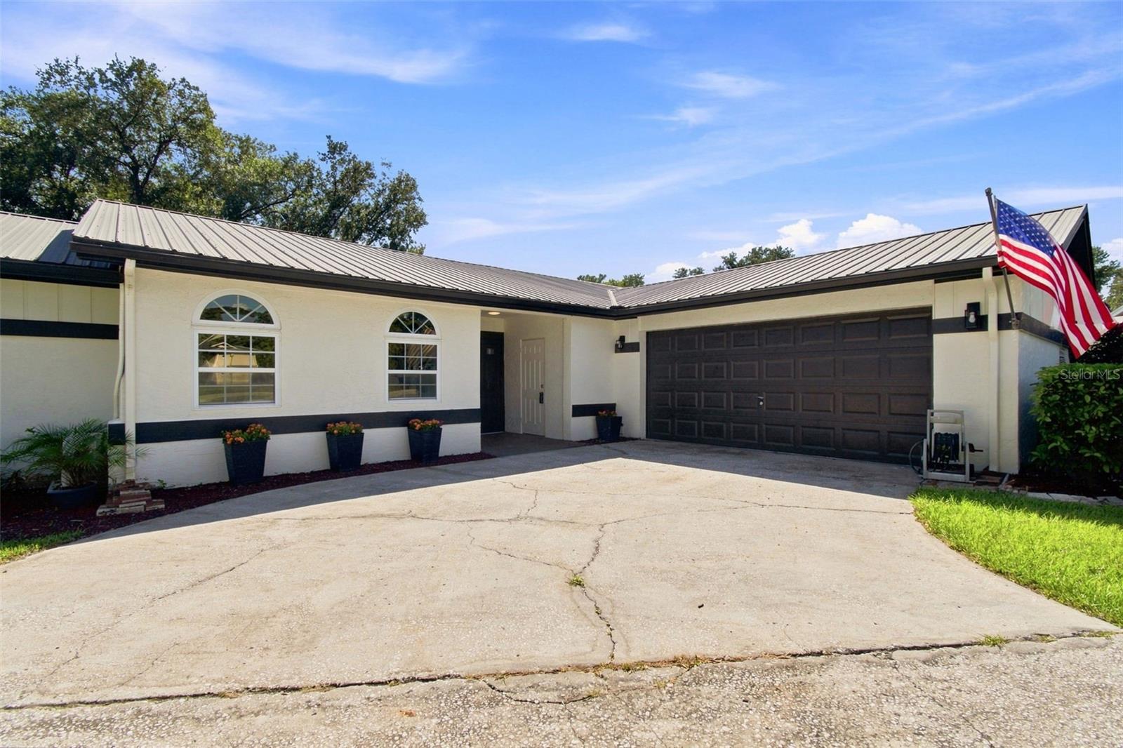 7233 WOODBROOK DR — photo 3