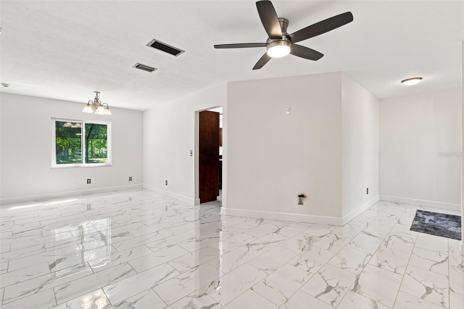 7233 WOODBROOK DR — photo 7