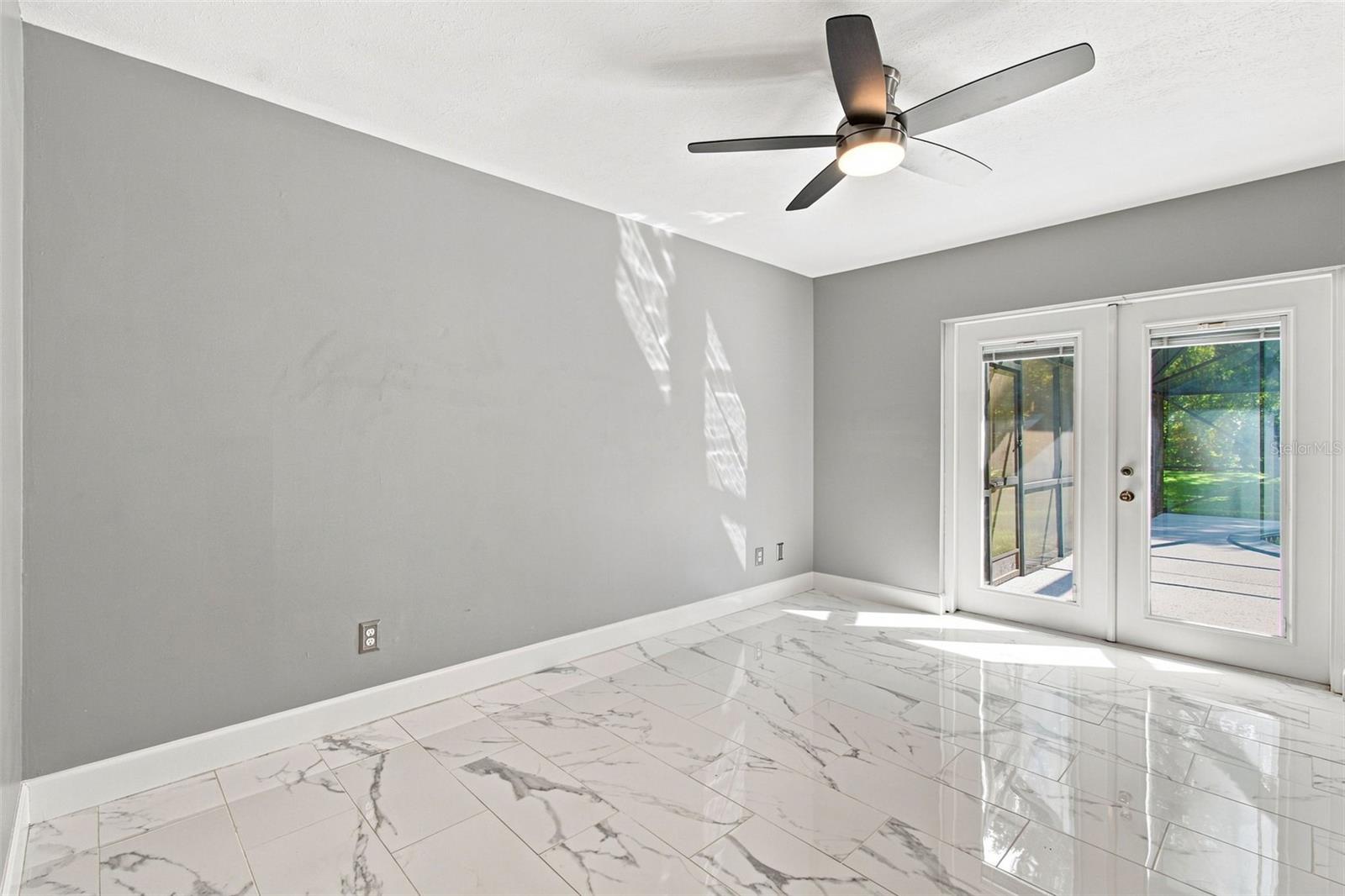 7233 WOODBROOK DR — photo 23