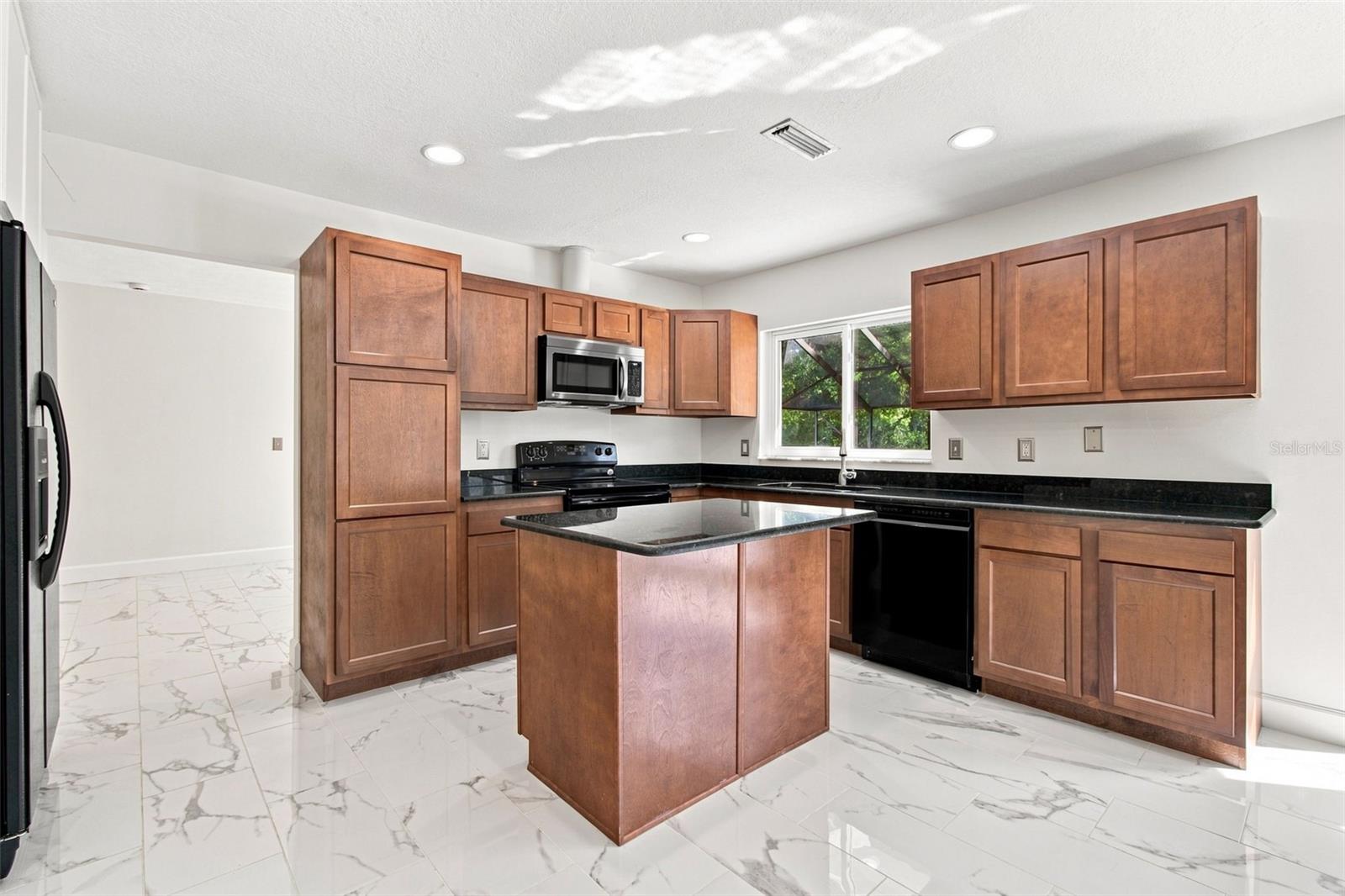 7233 WOODBROOK DR — photo 18