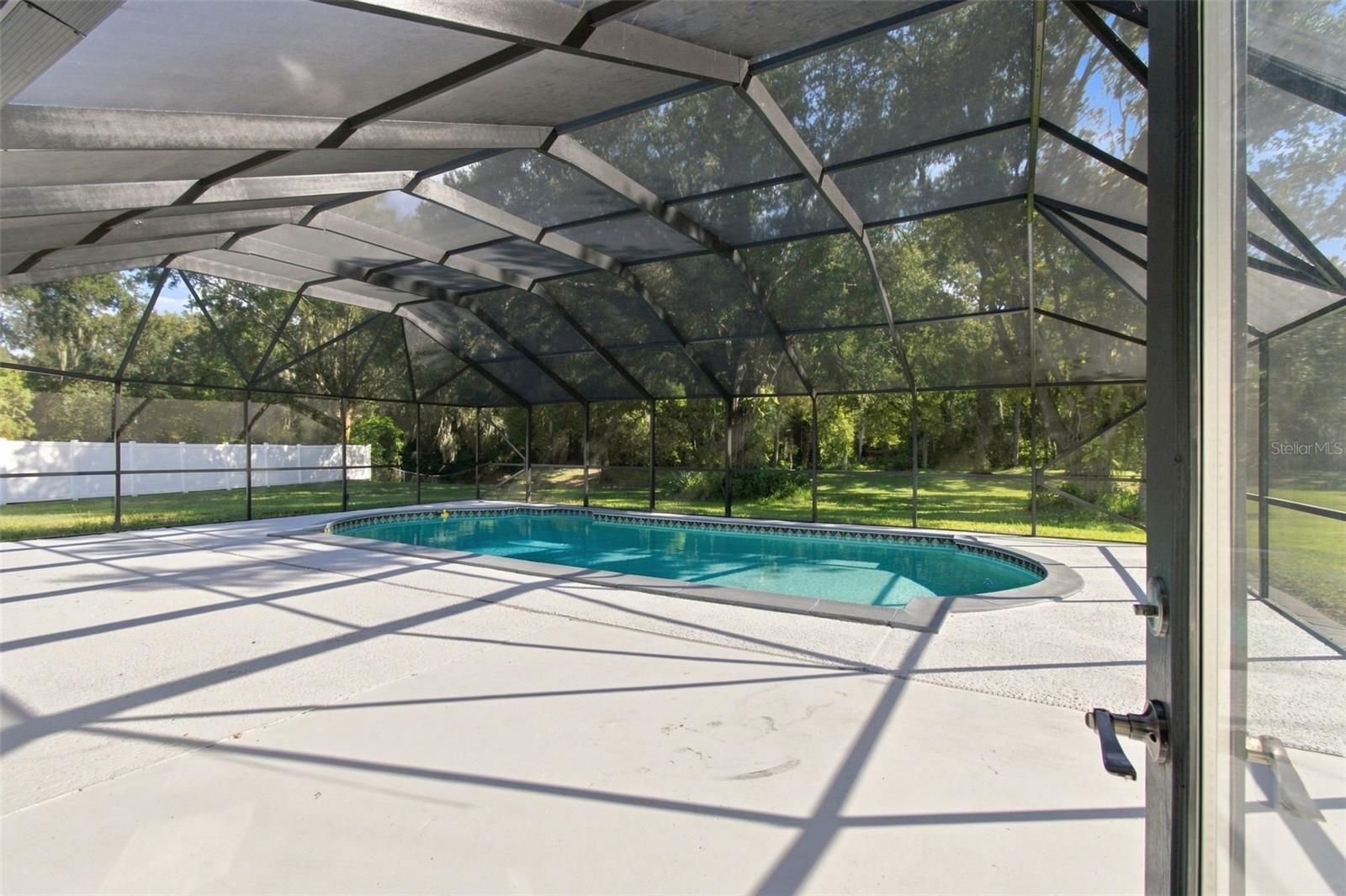 7233 WOODBROOK DR — photo 40