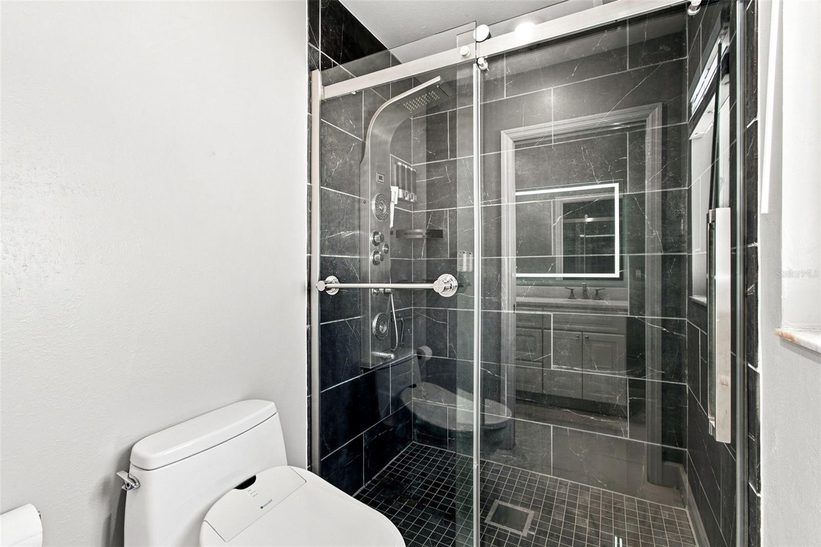 7233 WOODBROOK DR — photo 29