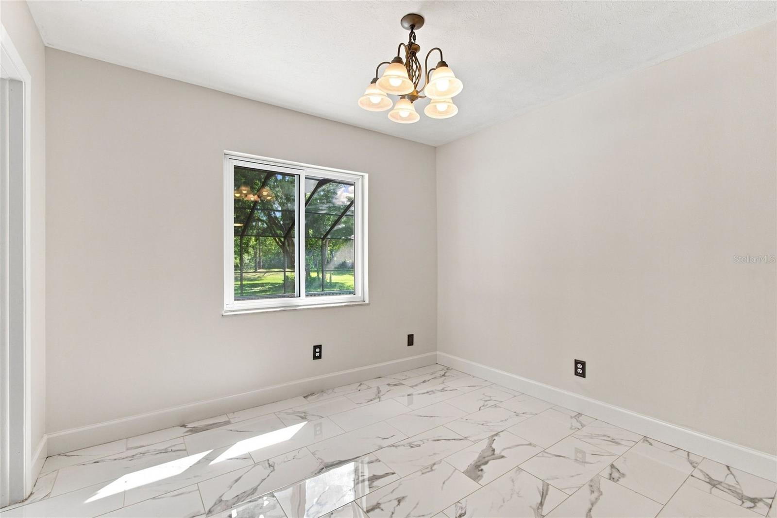 7233 WOODBROOK DR — photo 10