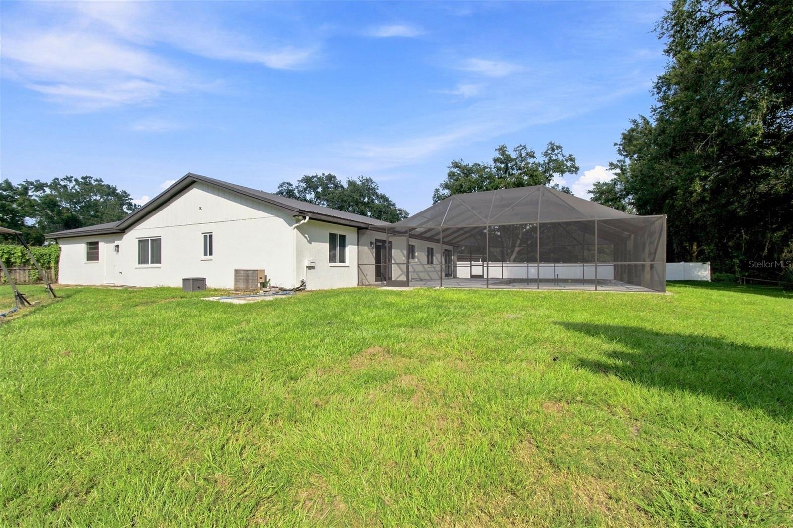 7233 WOODBROOK DR — photo 45