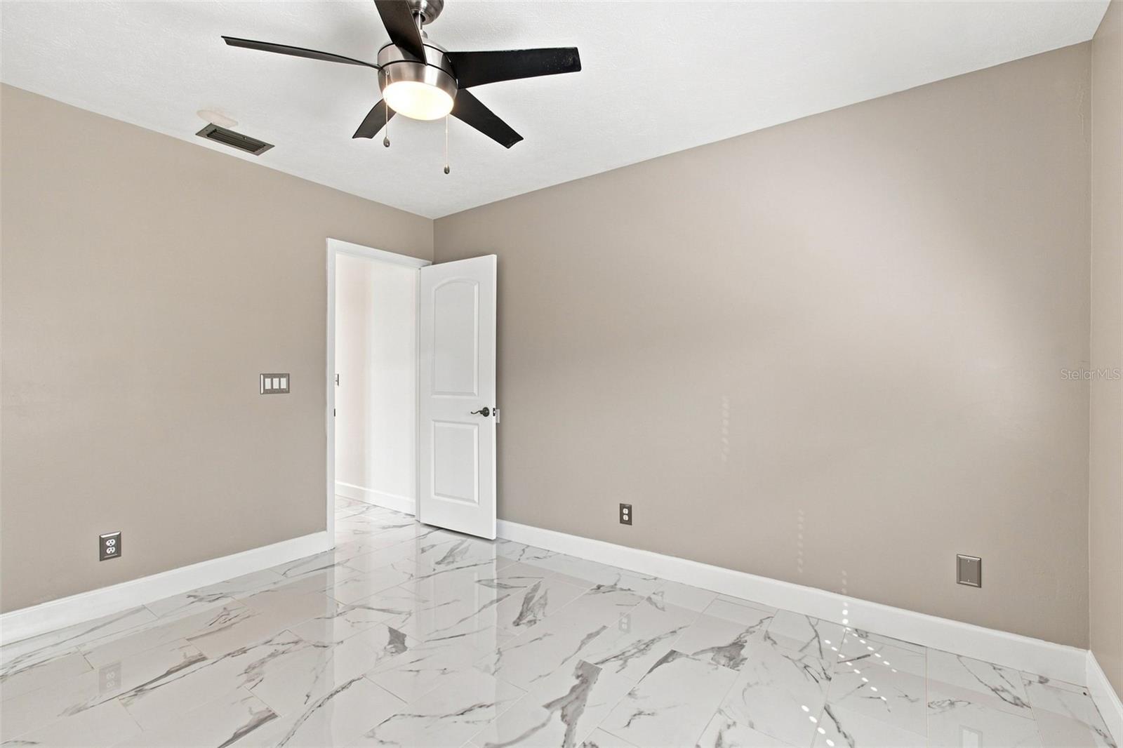 7233 WOODBROOK DR — photo 38