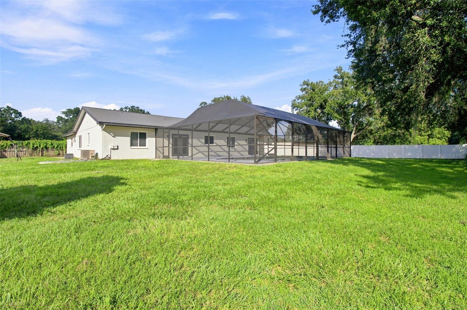 7233 WOODBROOK DR — photo 46