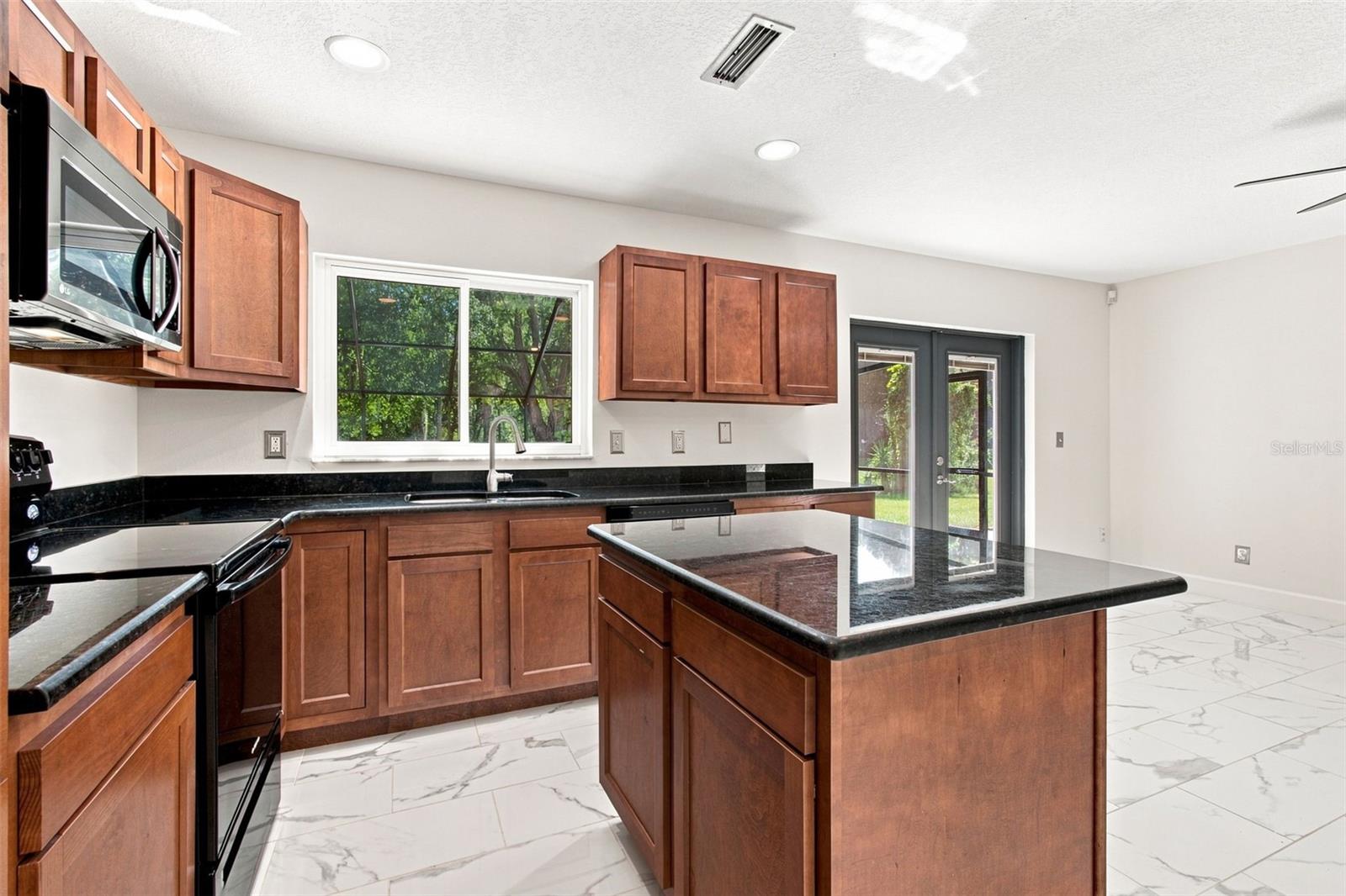 7233 WOODBROOK DR — photo 16