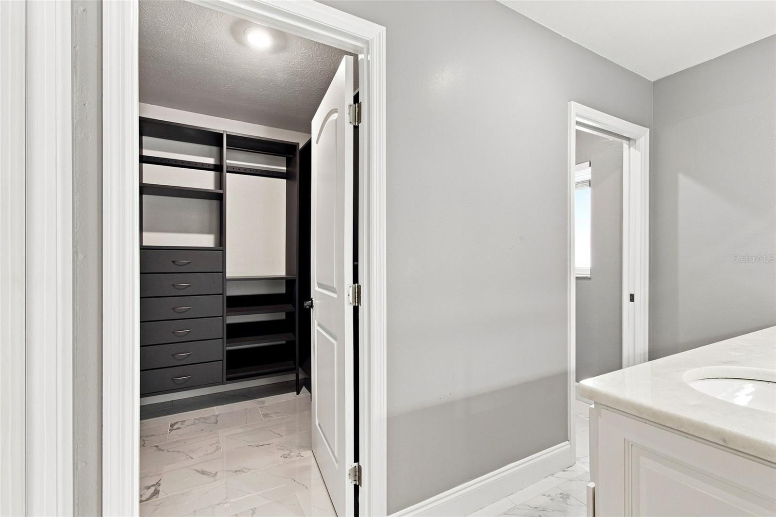 7233 WOODBROOK DR — photo 26