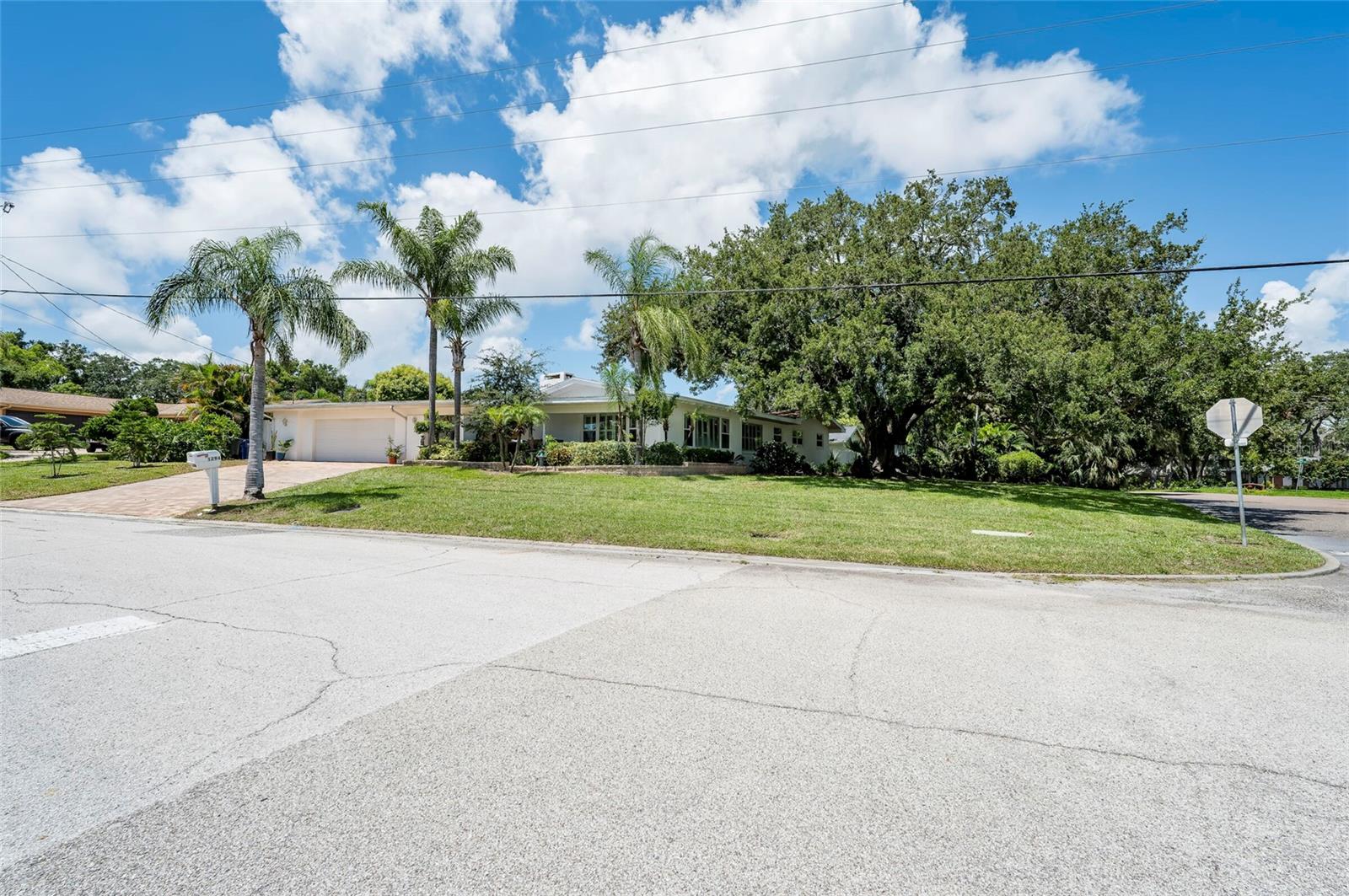 1294 FAIRWAY DR — photo 2