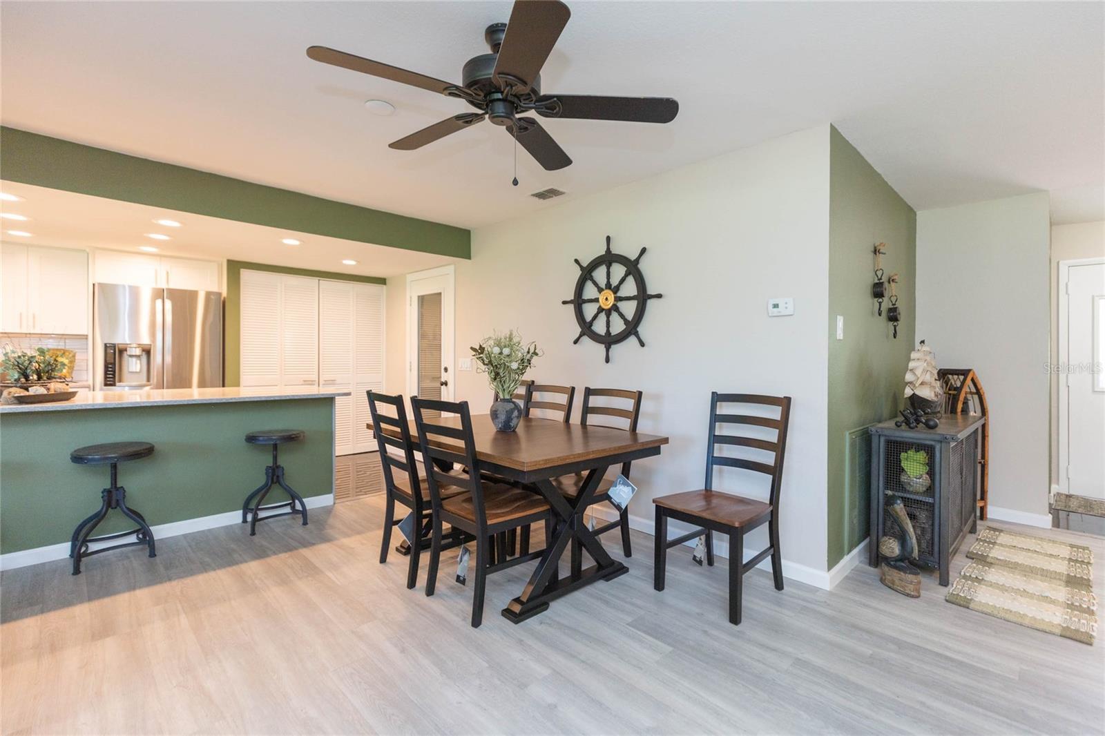 8423 PEBBLE DR — photo 9