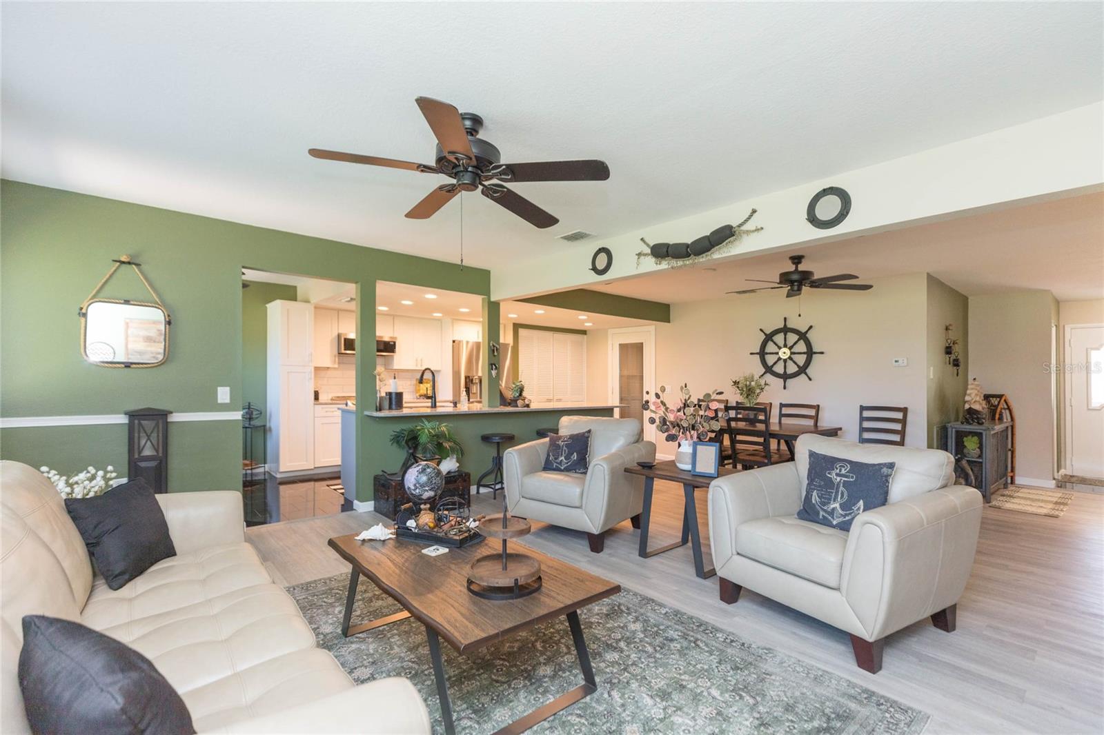 8423 PEBBLE DR — photo 12