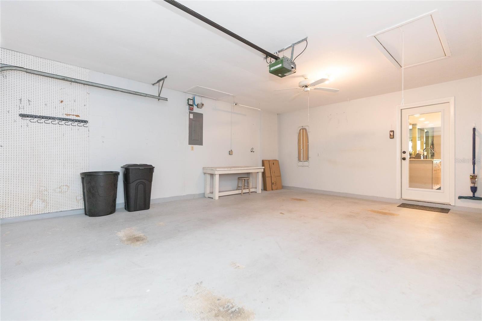 8423 PEBBLE DR — photo 34