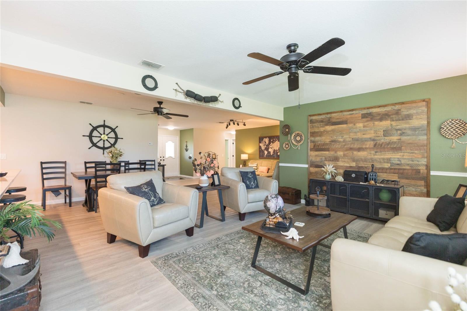 8423 PEBBLE DR — photo 13