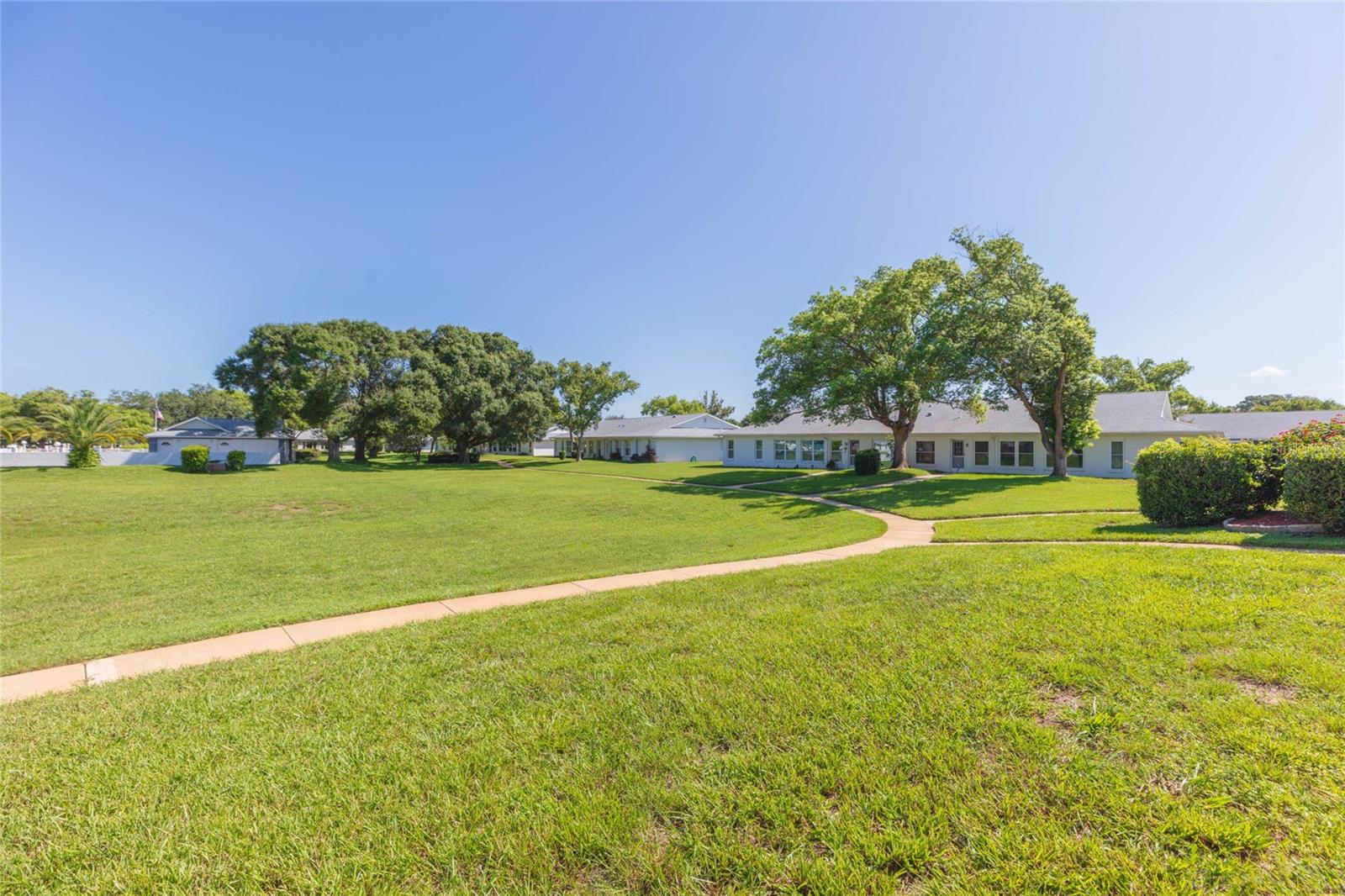 8423 PEBBLE DR — photo 36