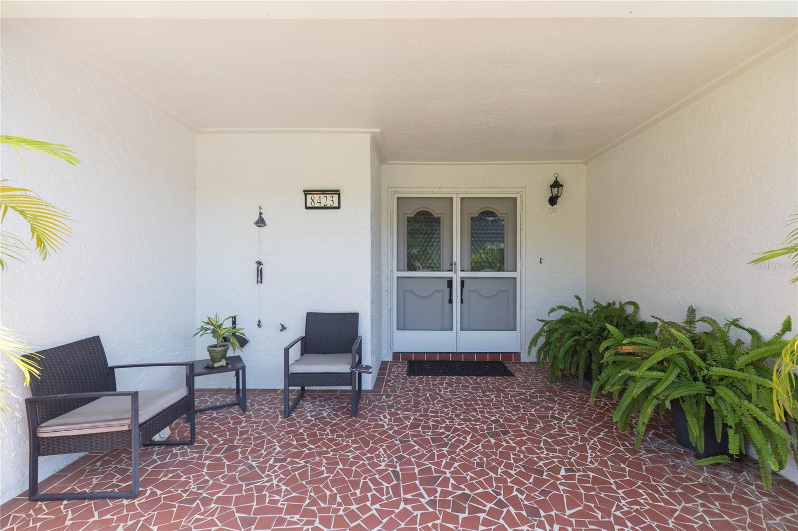 8423 PEBBLE DR — photo 4