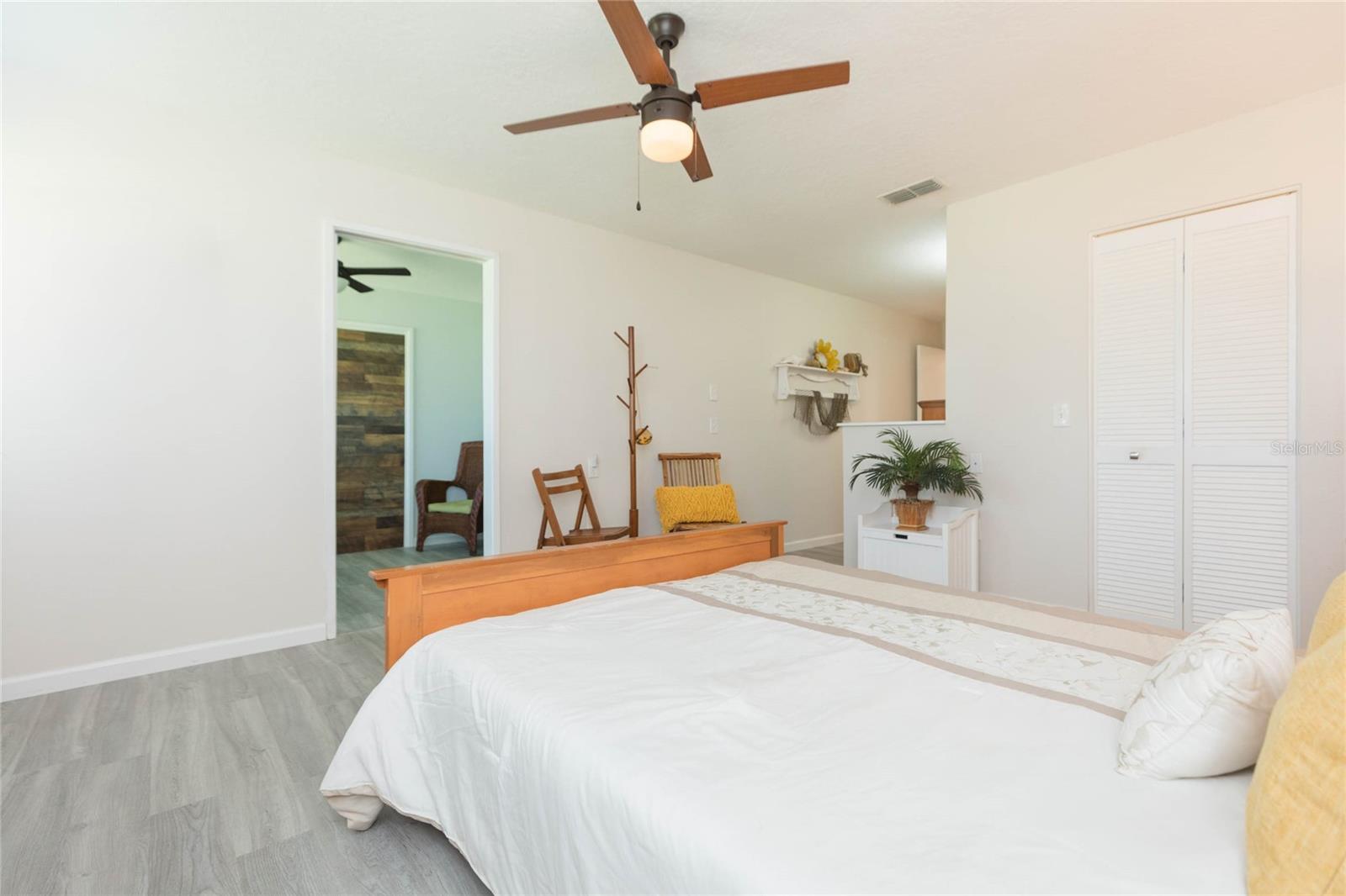 8423 PEBBLE DR — photo 28