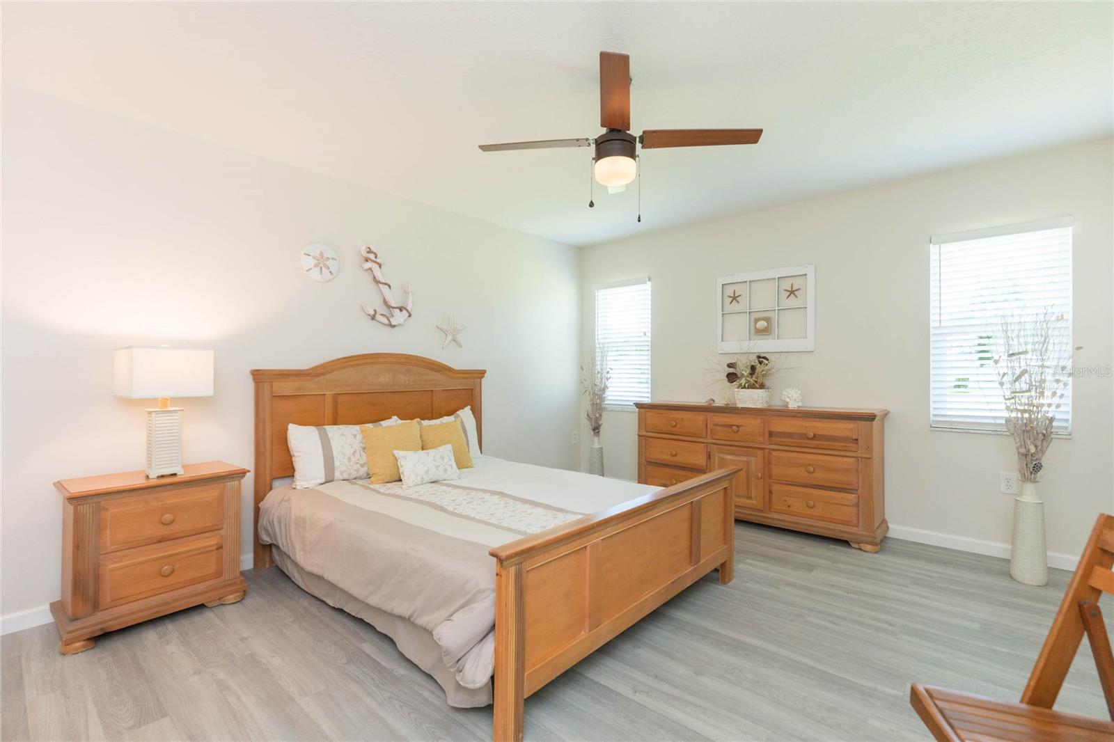 8423 PEBBLE DR — photo 25