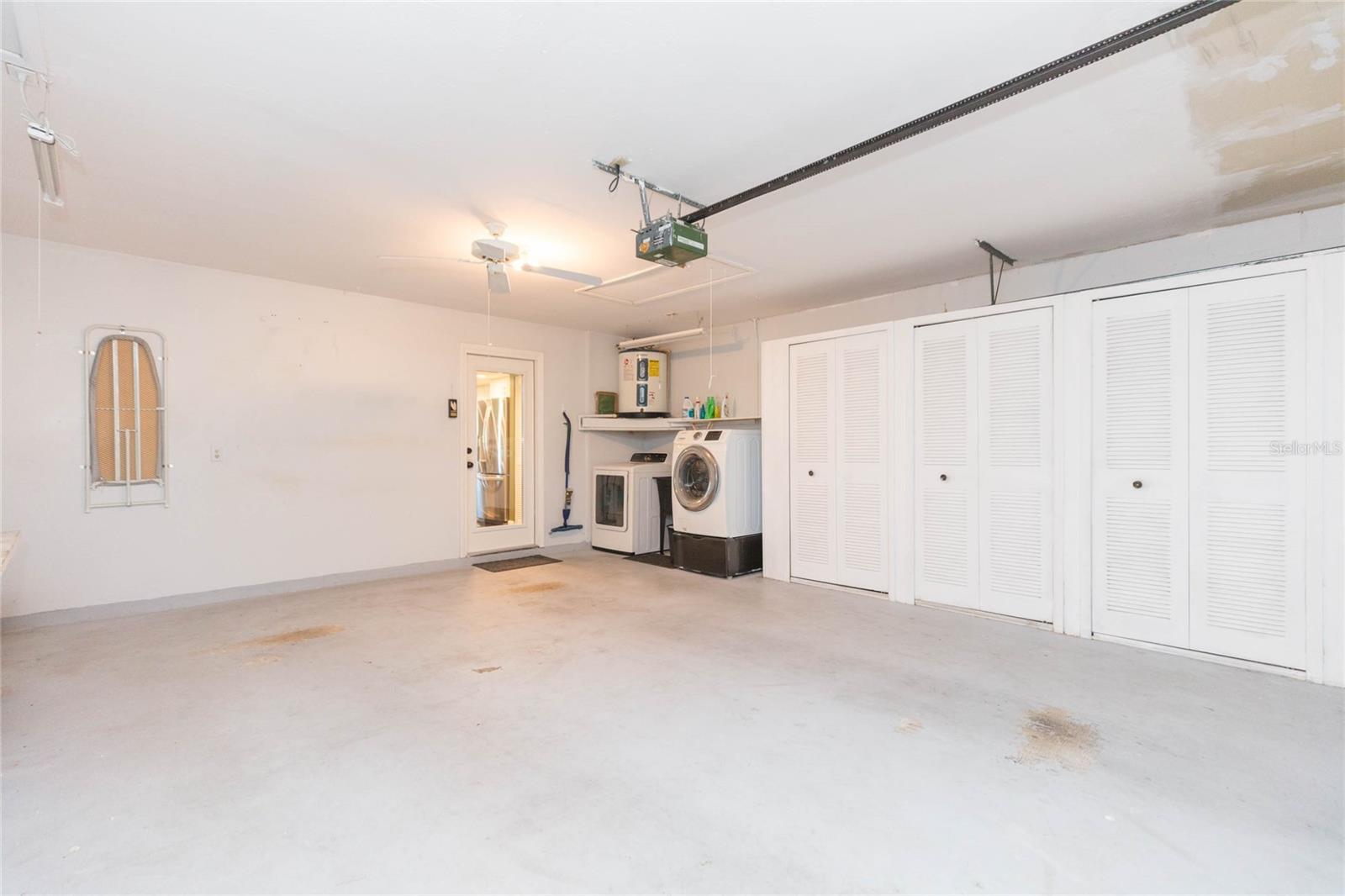 8423 PEBBLE DR — photo 35