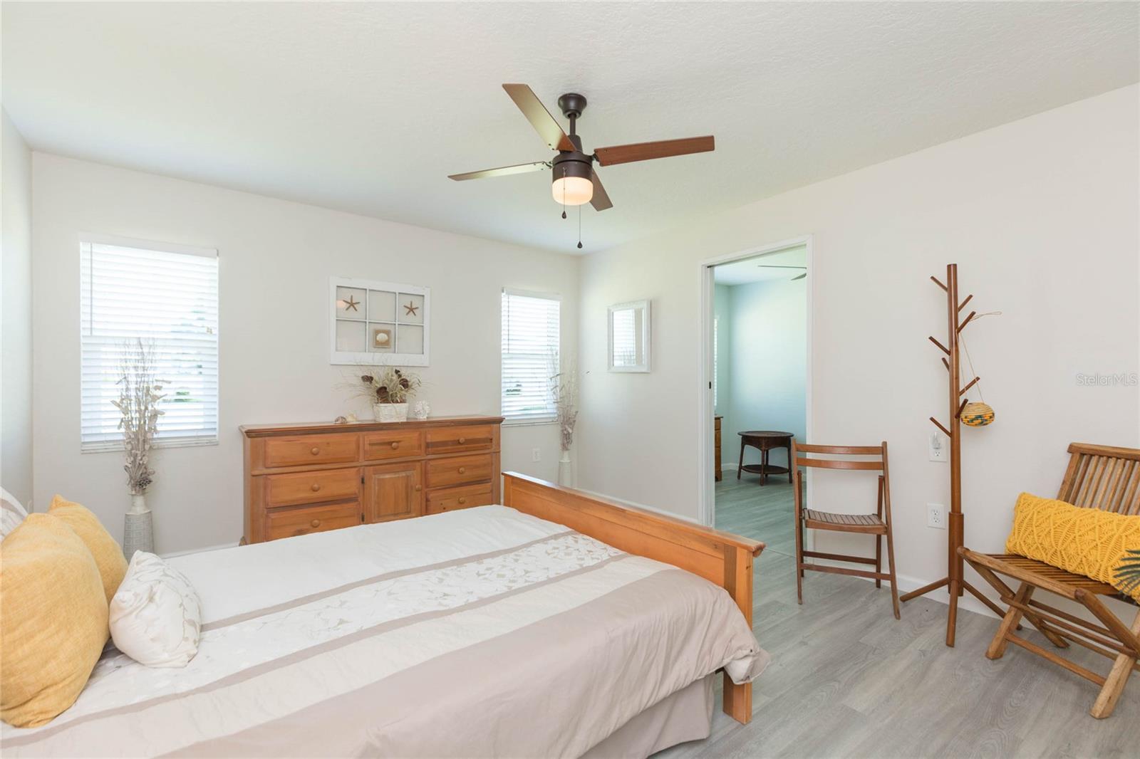 8423 PEBBLE DR — photo 26