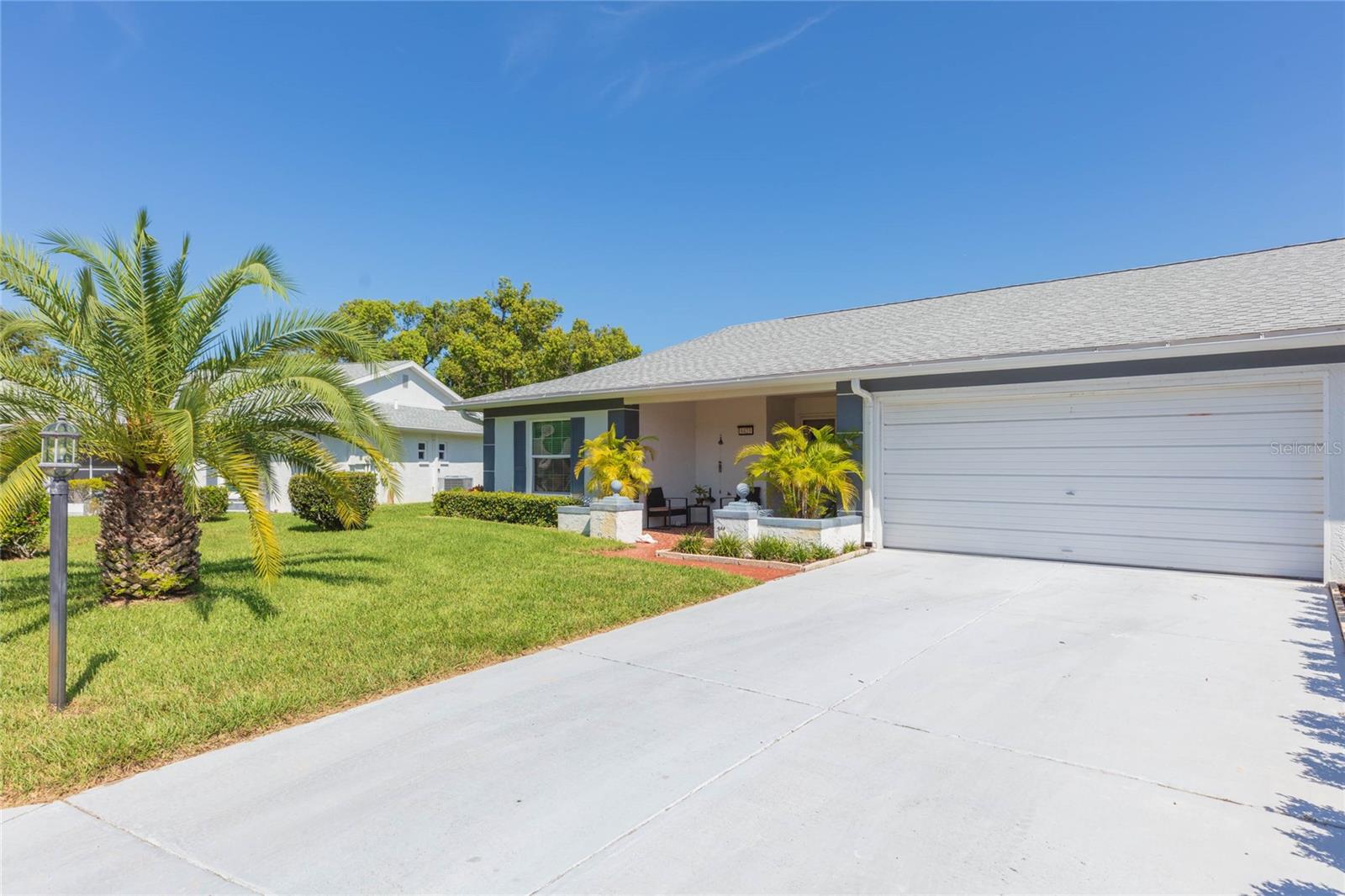 8423 PEBBLE DR — photo 3